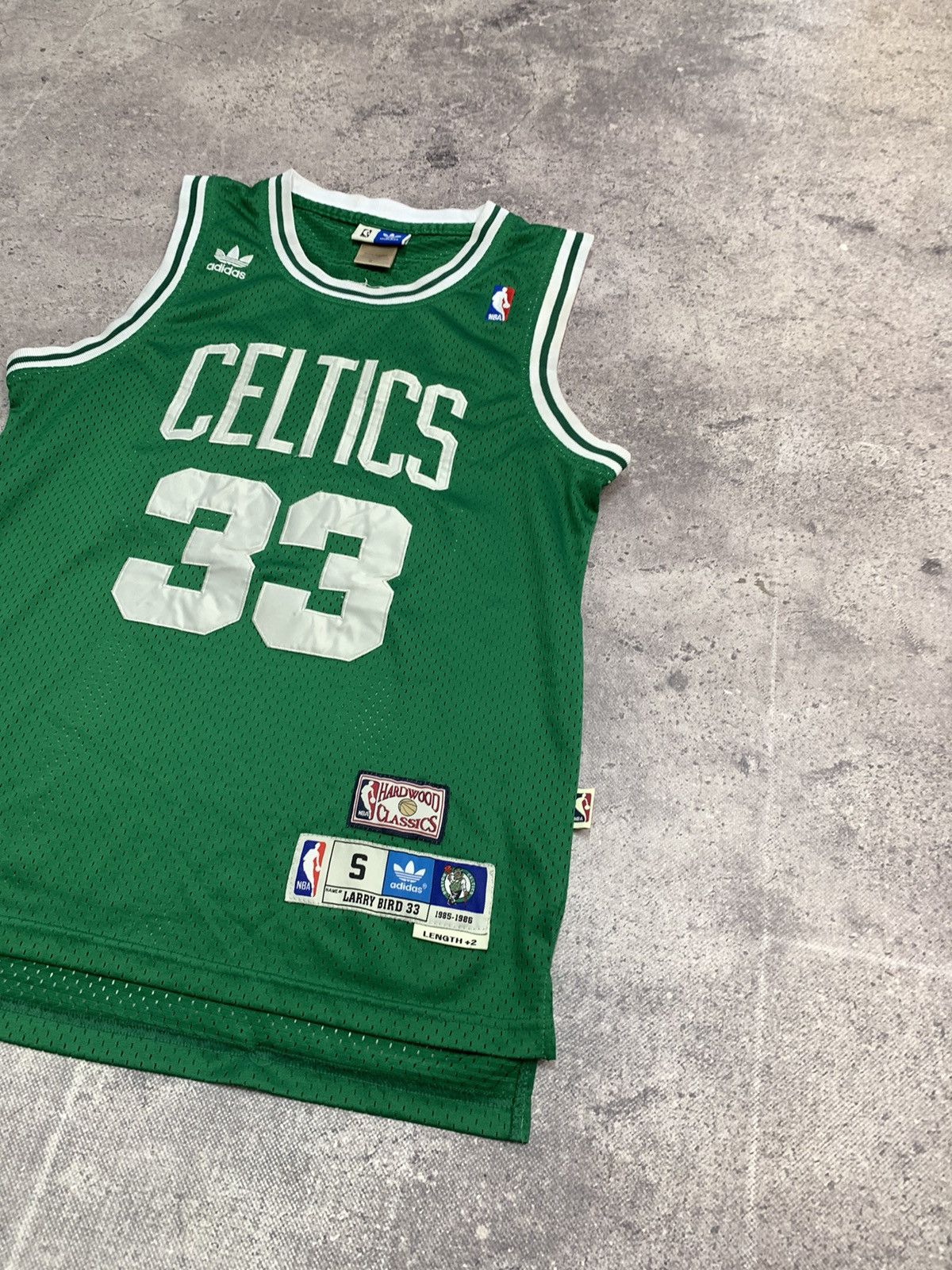 NBA × Vintage Vintage Celtic Bird 33 Adidas jersey Y2K NBA JERSEY Size US S / EU 44-46 / 1 - 7 Thumbnail