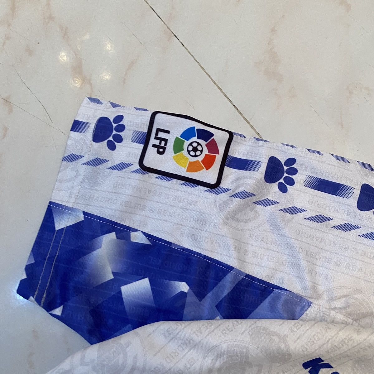Vintage Rare!!! Real Madrid 1996-1997 Third Football Shirt Jersey Size US S / EU 44-46 / 1 - 4 Thumbnail