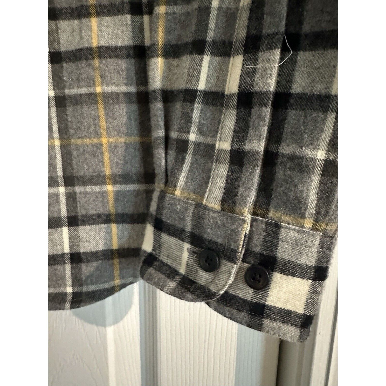 L.L. Bean New LL Bean Flannel Shirt Mens Small Slim Long Sleeve Plaid Size US S / EU 44-46 / 1 - 2 Thumbnail