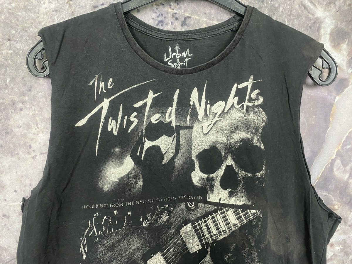 Vintage Men’s Urban Spirit Shirt 1983 Tour Rock Size XL Size US XL / EU 56 / 4 - 4 Thumbnail