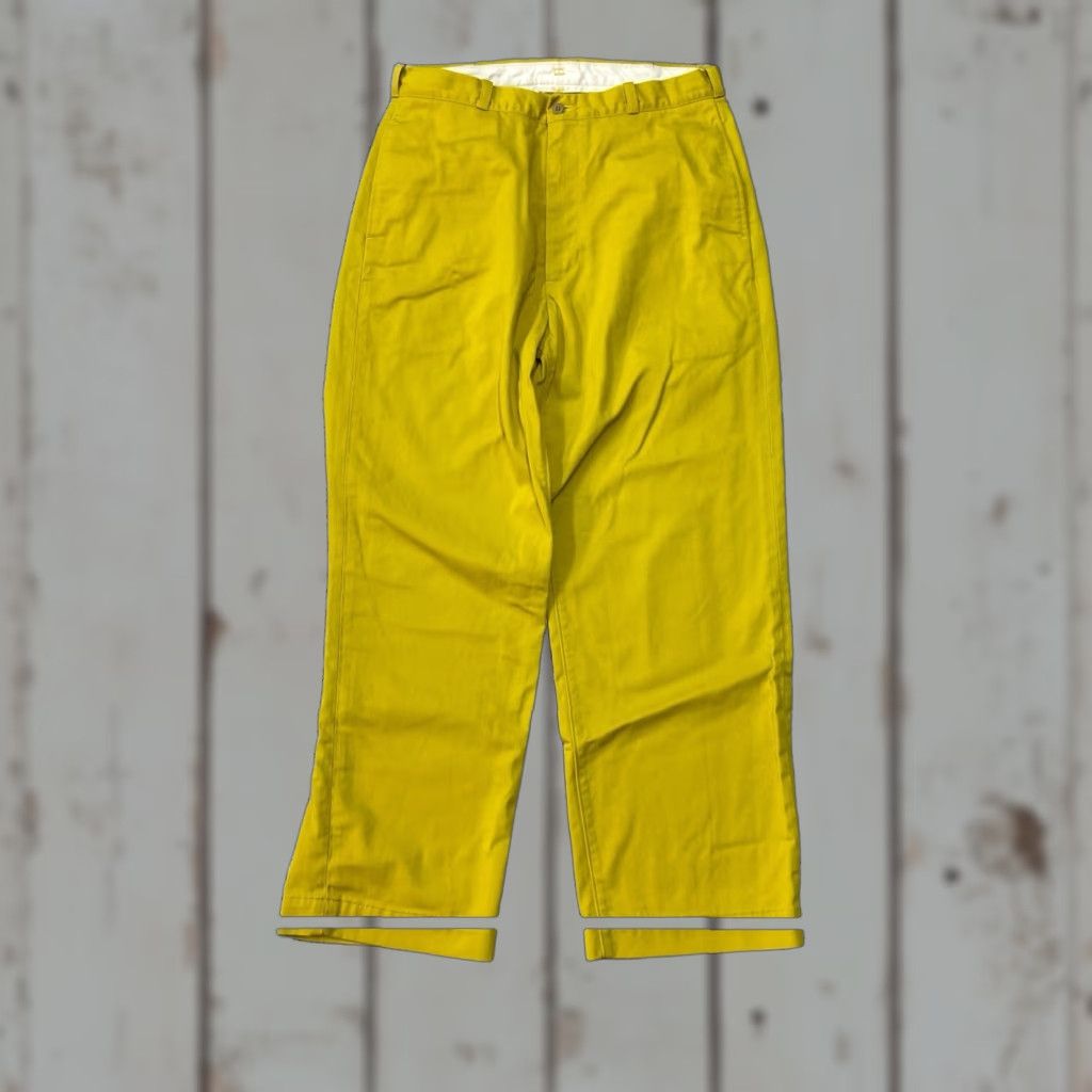 Levi's Levi's Strauss Loose Chinos Pants Mens 32x29 Yellow Cotton Blend Logo Casual 90s? Nope (not vintage) Size US 32 / EU 48 - 1 Thumbnail