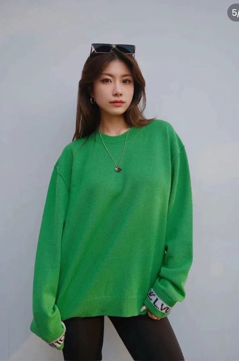 Louis Vuitton Louis Vuitton 23 knitted cashmere sweaters with green lette Size US L / EU 52-54 / 3 - 9 Thumbnail