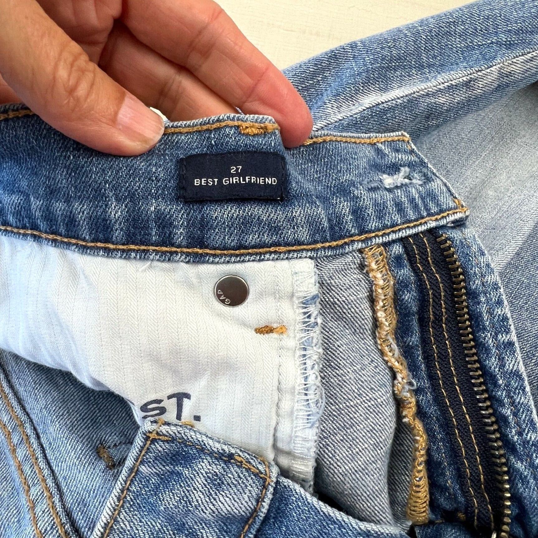 Gap Gap Best Girlfriend Women's Distressed Mid Rise Jeans 27 Medium Wash Blue Size 27" / US 4 / IT 40 - 4 Thumbnail