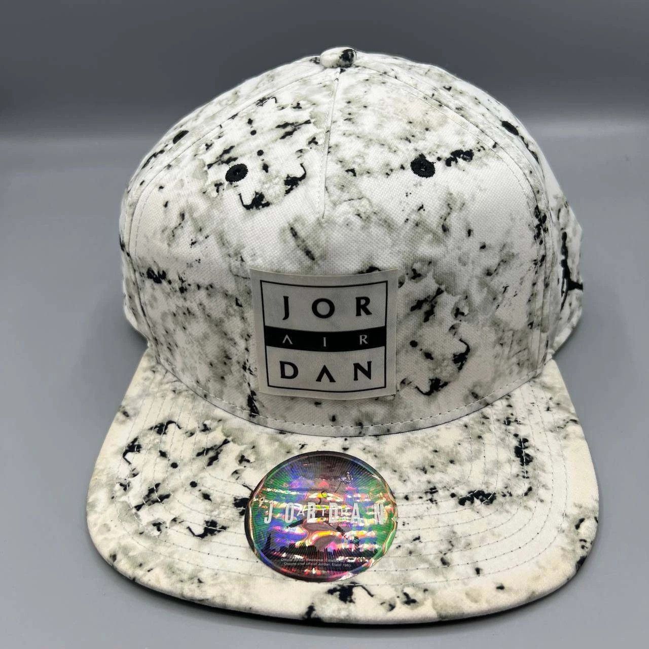 Jordan Brand Air Jordan Hat Men White Black Seasonal Print Snap Back Cap Size ONE SIZE - 1 Thumbnail