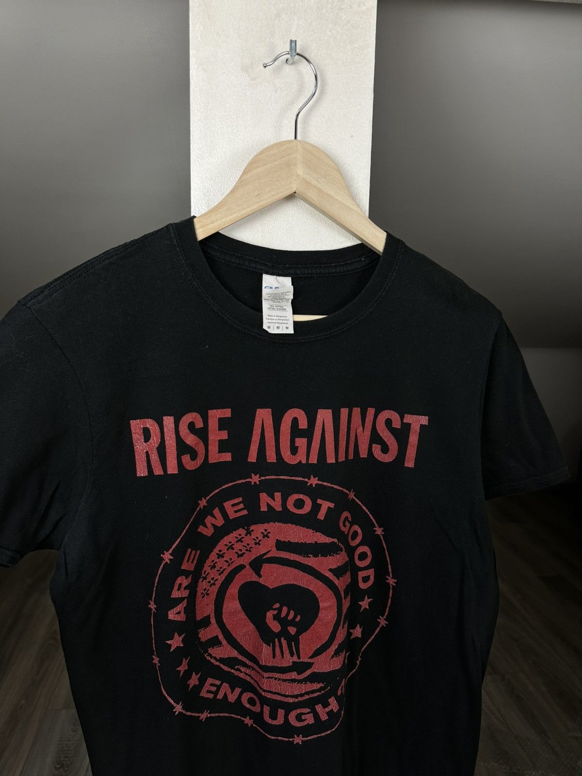 Band Tees Vintage Rise Against T Shirt Graphic Tee Size US M / EU 48-50 / 2 - 6 Thumbnail