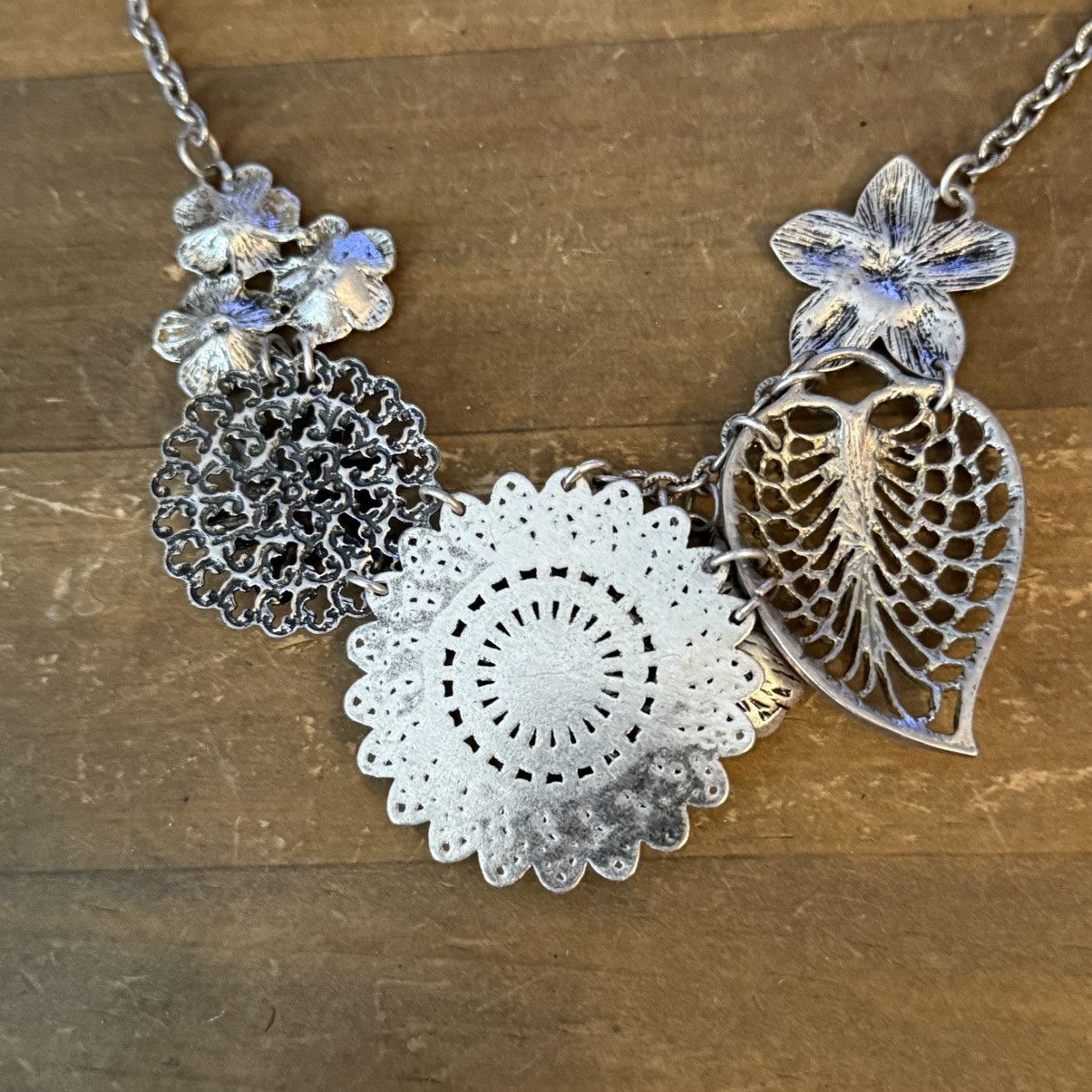 Other Premier Designs silver botanical floral statement necklace Size ONE SIZE - 3 Thumbnail