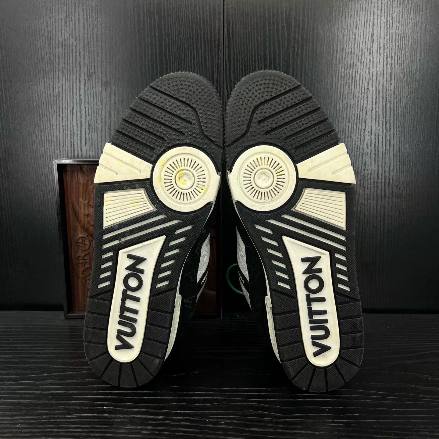 Louis Vuitton LV Trainer Black & White Denim 9.5 / 43.5 Size US 10.5 / EU 43-44 - 6 Thumbnail