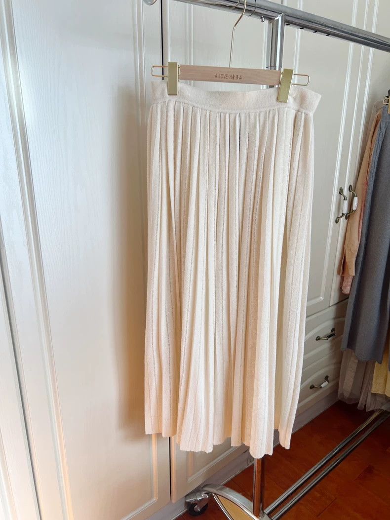 Loro Piana LORO PIANA sizeM Cashmere pleated skirt Size 26" / US 2 / IT 38 - 1 Thumbnail