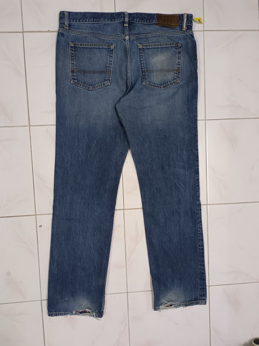 Tommy Hilfiger × Vintage Distressed Tommy Hilfiger Classic Jeans Straight Denim Pants Size US 39 - 4 Thumbnail