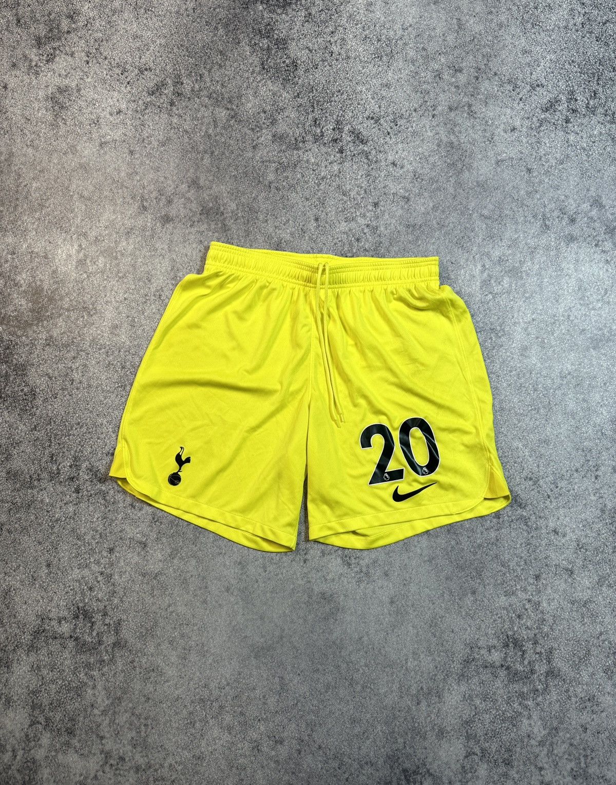 Nike Nike Tottenham Spurs 20 Soccer Shorts Streetwear Rare XL VTg Size US 36 / EU 52 - 1 Thumbnail