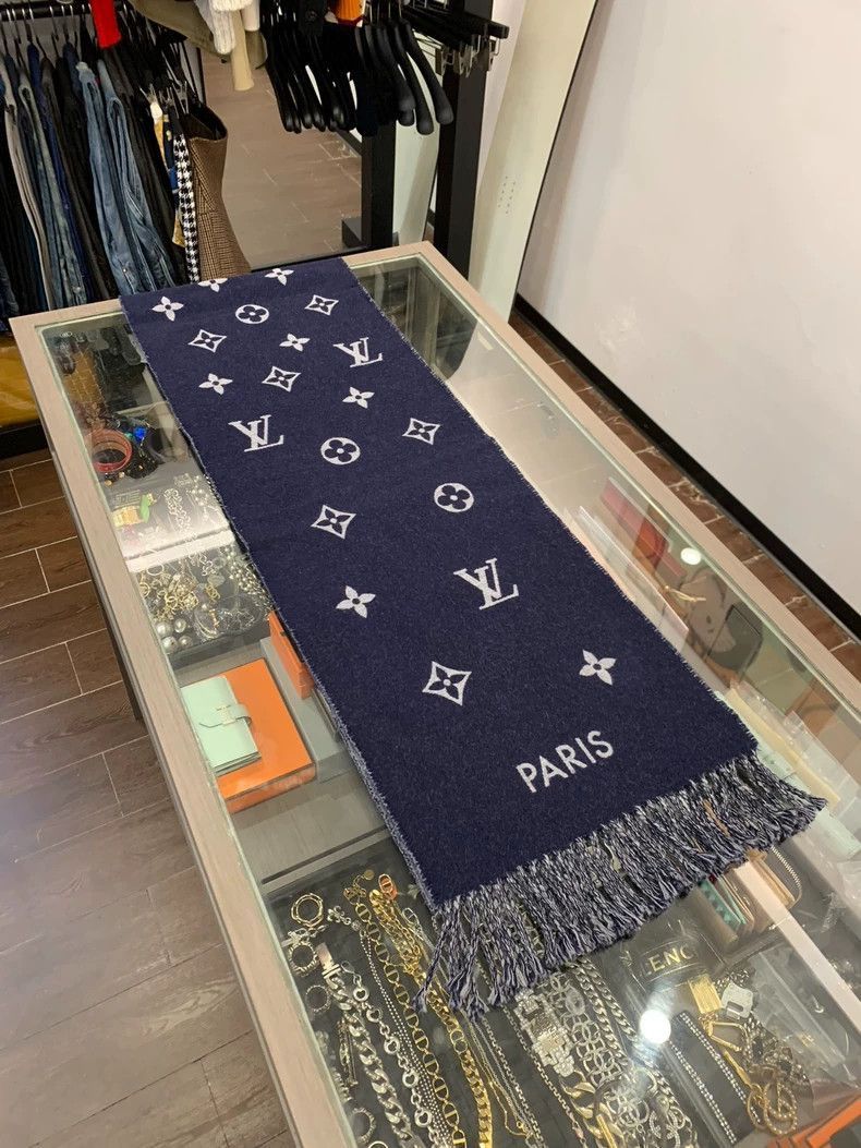 Louis Vuitton Louis Vuitton Essential Logo Wool Scarf- Size ONE SIZE - 2 Thumbnail