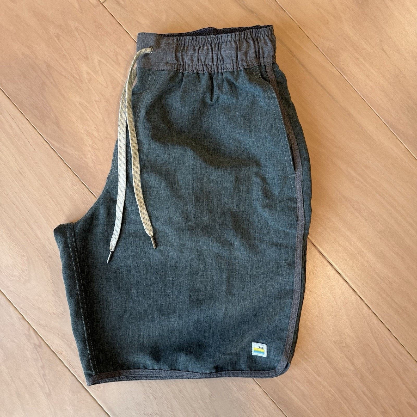 Vuori Vuori Banks Shorts Medium Green Lightweight Workout Size US 28 / EU 44 - 2 Thumbnail