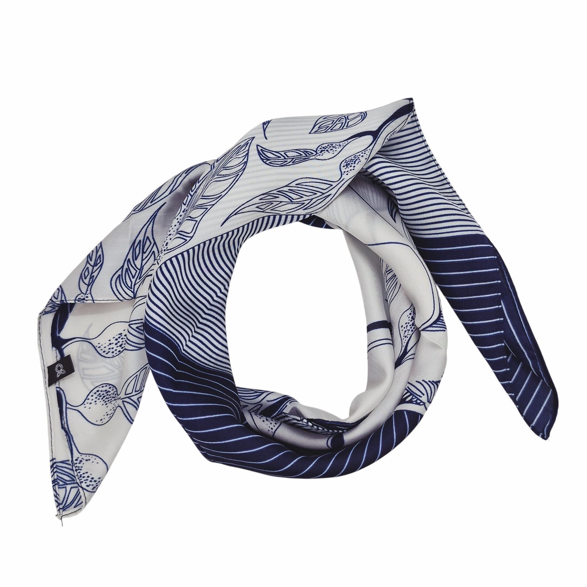 Other ⭐Luxury Elegant Geometric Print Silky Soft Square Scarf Squa Size ONE SIZE - 3 Thumbnail