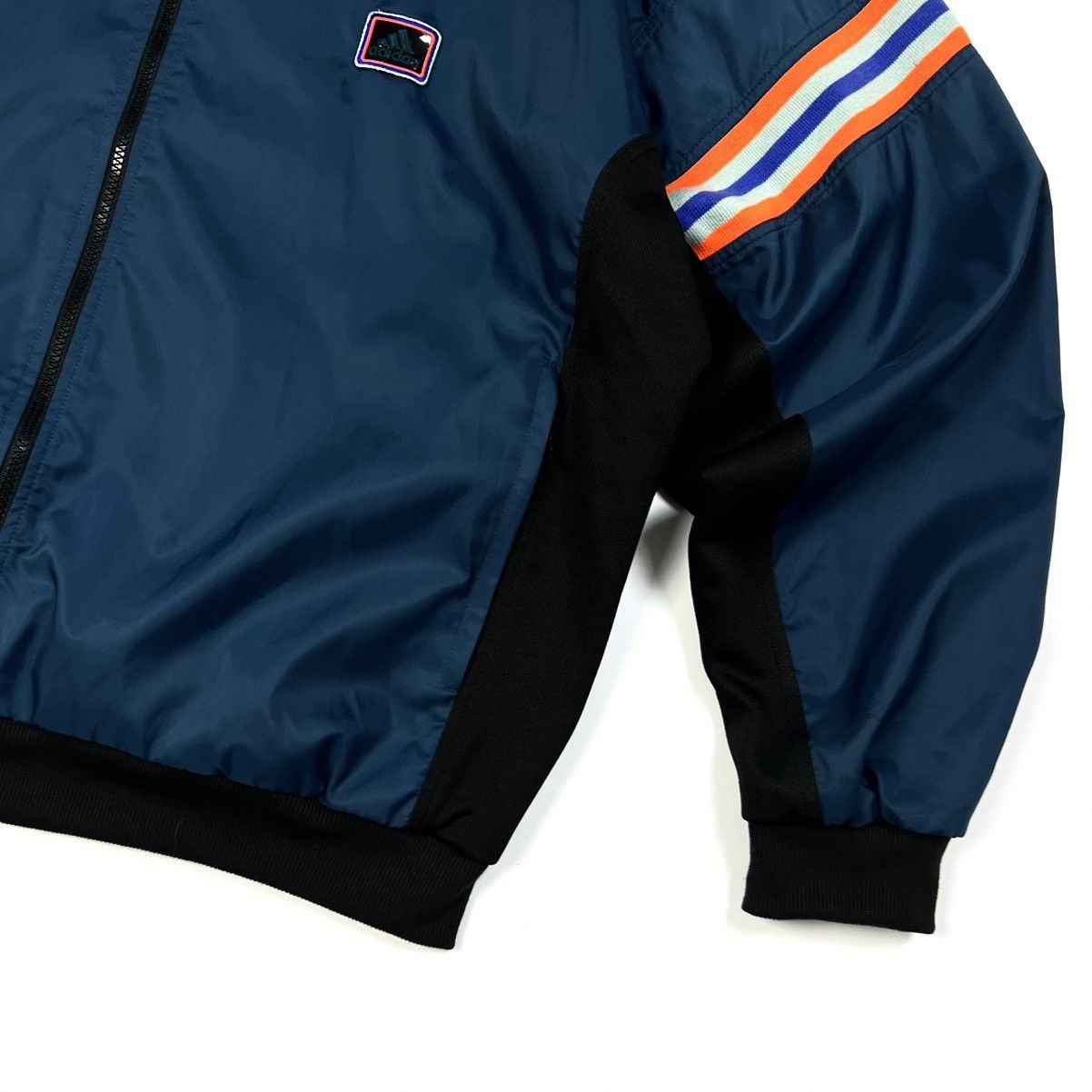 Adidas × Vintage Vintage Adidas Oversized Nylon Windbreaker Jacket Size XL Size US XL / EU 56 / 4 - 8 Thumbnail