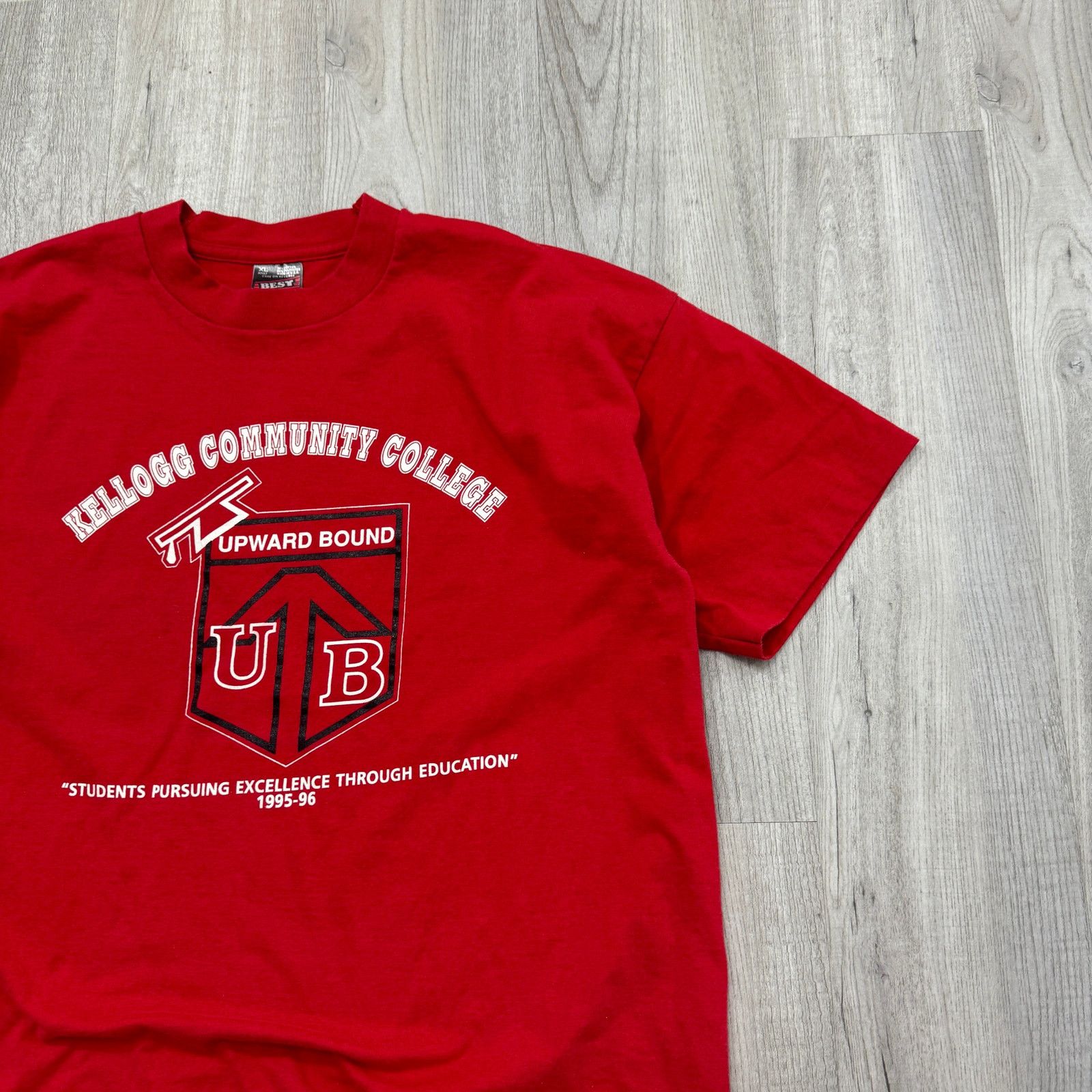 Vintage Vintage Kellogg Community College Shirt Men's XL Red 90s Size US XL / EU 56 / 4 - 2 Thumbnail