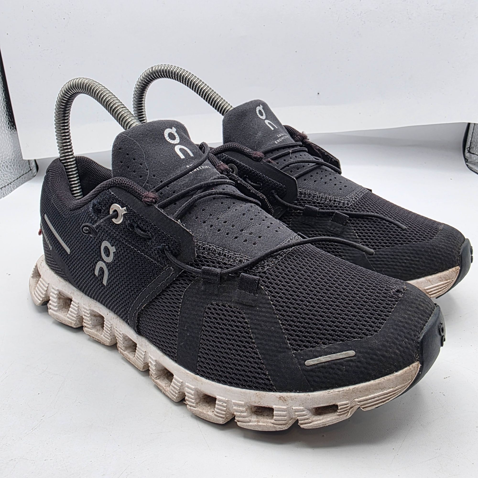 On On Cloud 5 Womens Size 6 Black Athletic Shoes Running Walkin Size US 6 / IT 36 - 1 Thumbnail