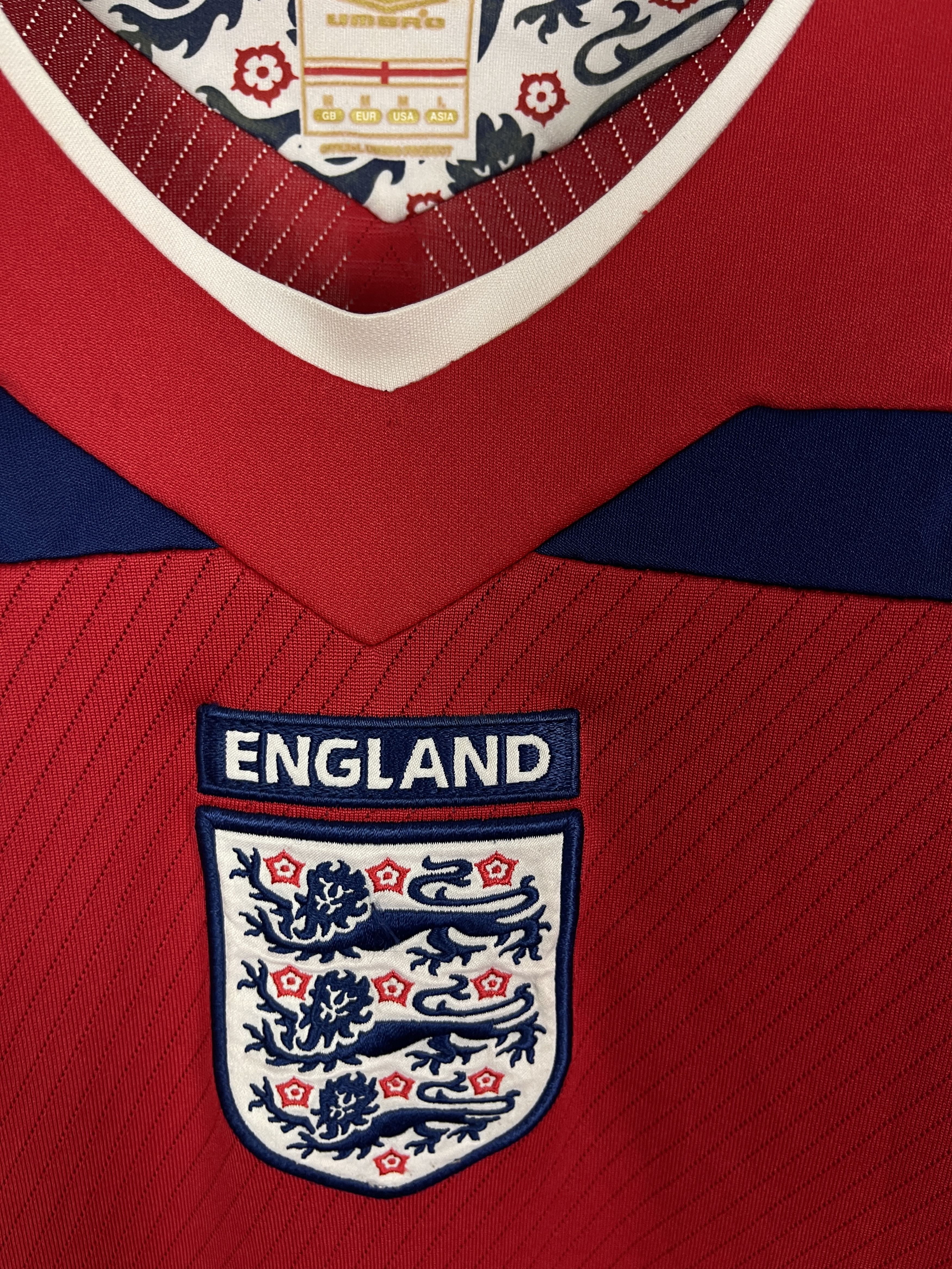 Umbro ENGLAND 2008 Football Umbro Long Sleeve Red Mens Medium M Size US M / EU 48-50 / 2 - 4 Thumbnail