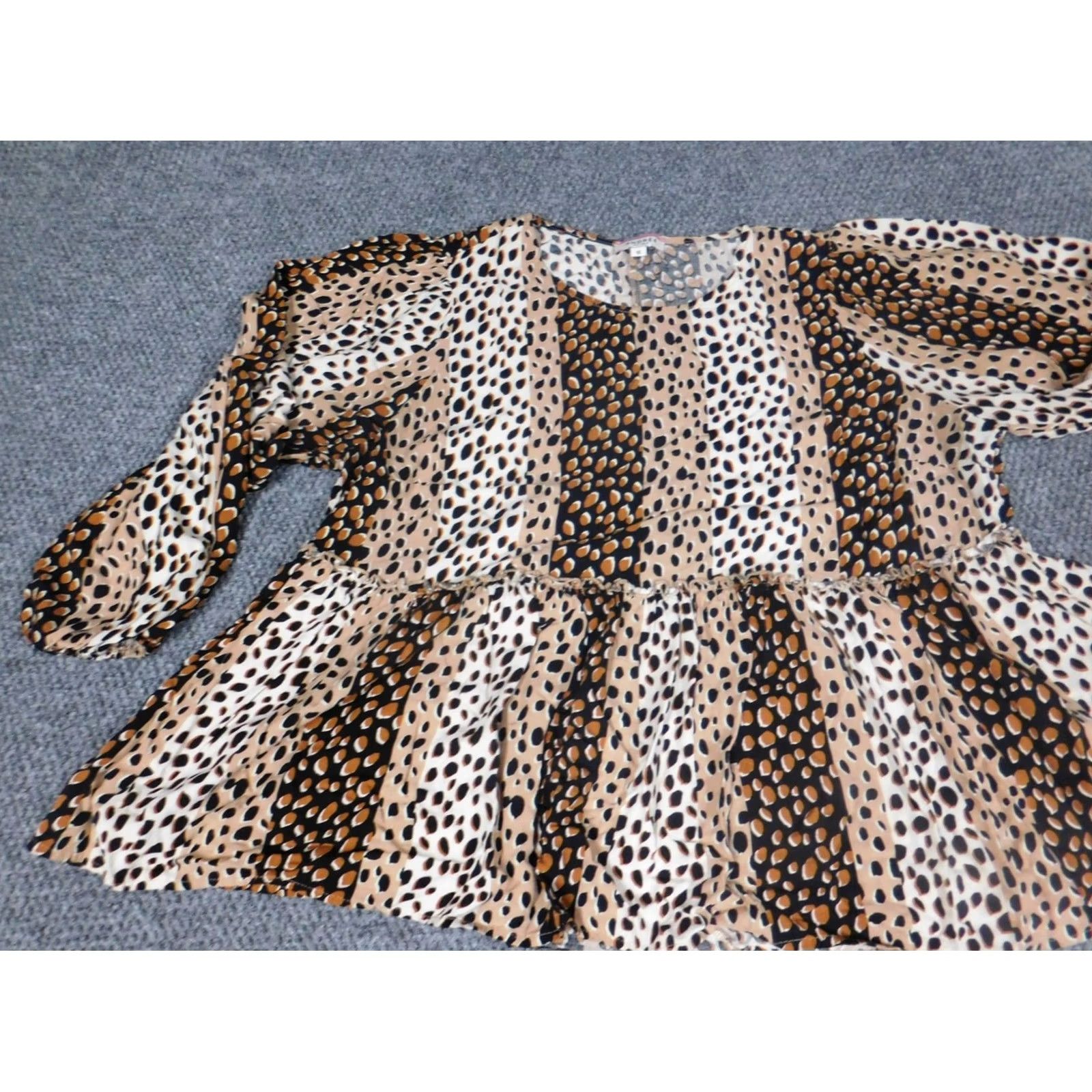 Vintage Andree By Unit Blouse Womens 1X Plus Pullover Animal Print Long Sleeve Collared Rayon Brown Regular Fit Cap Sleeve Button Stretch Casual Fashion Shirt Size XL / US 12-14 / IT 48-50 - 3 Thumbnail