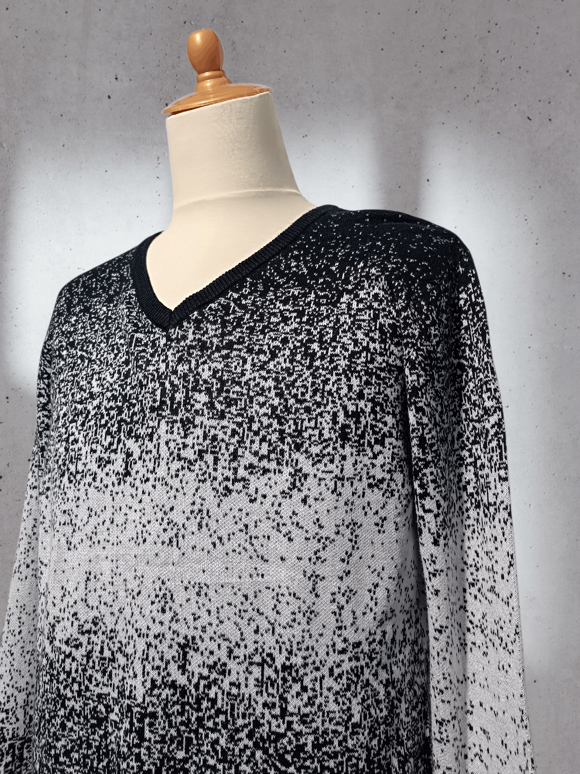 In The Attic In The Attic Homme V-Neck Knit Size US L / EU 52-54 / 3 - 2 Thumbnail