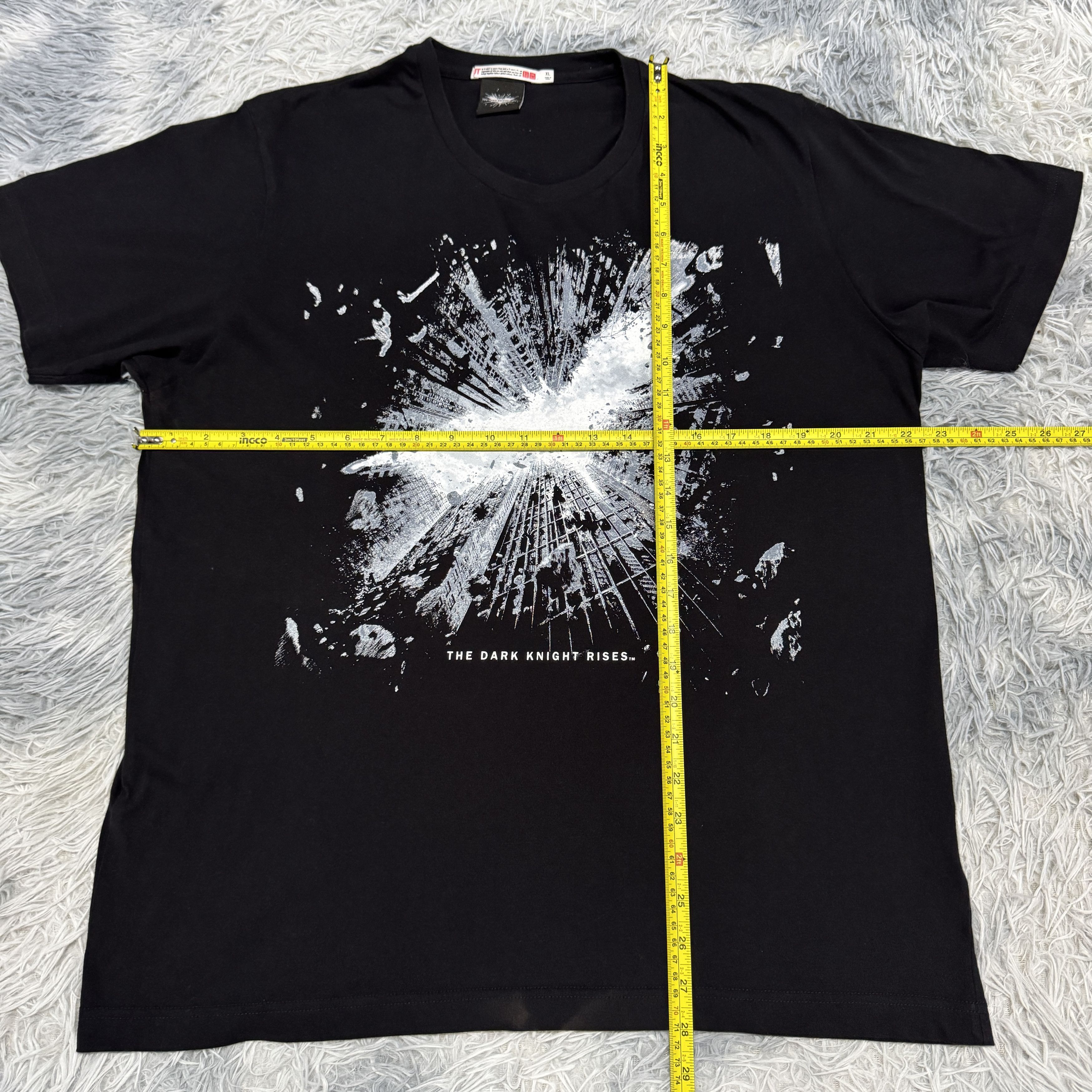 Uniqlo Uniqlo X Batman Movie The Dark Knight Rises Sunfaded Tshirt Size US XL / EU 56 / 4 - 5 Thumbnail