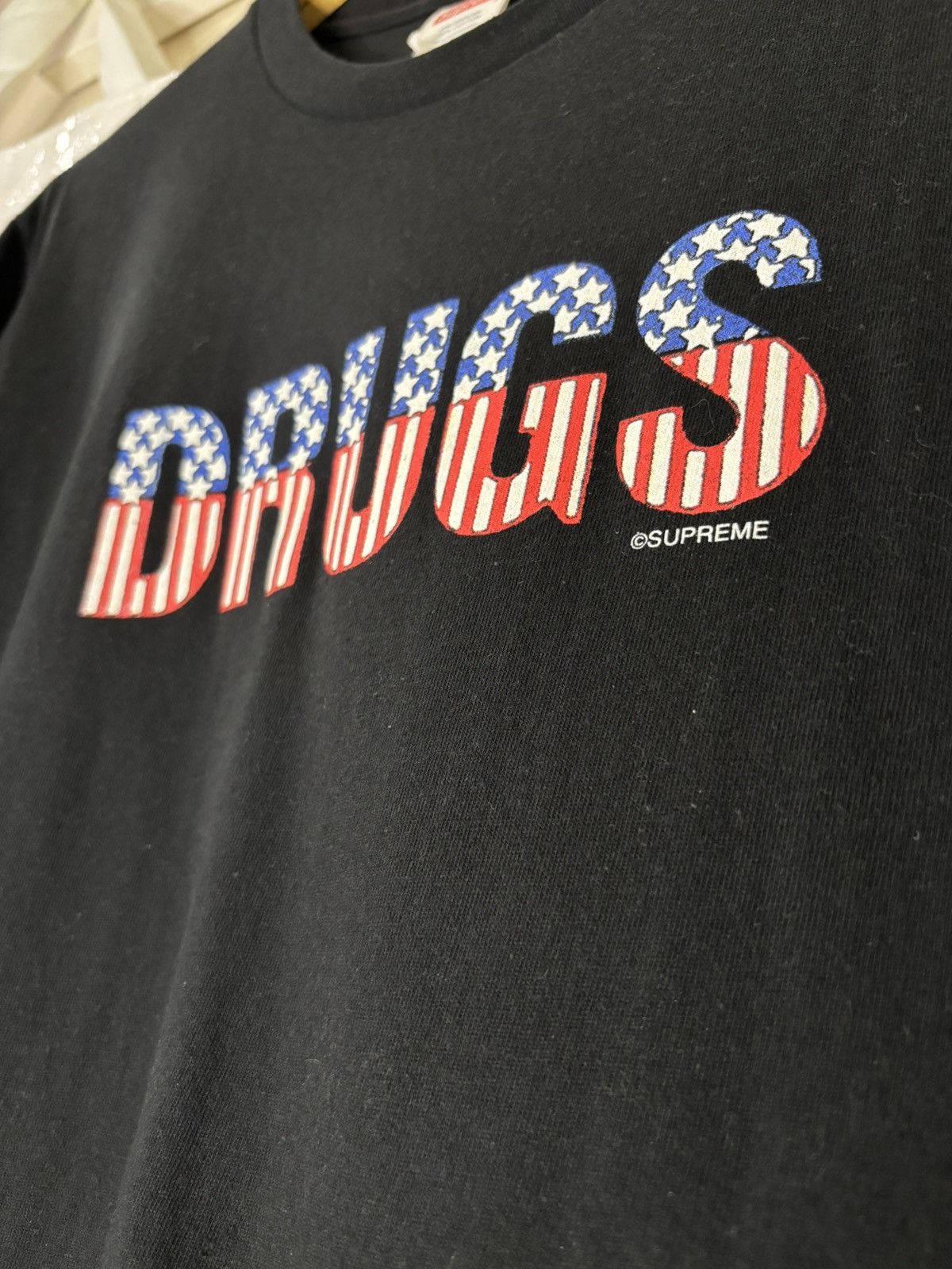 Supreme Supreme Drugs Tee Black FW24 Size US M / EU 48-50 / 2 - 2 Thumbnail