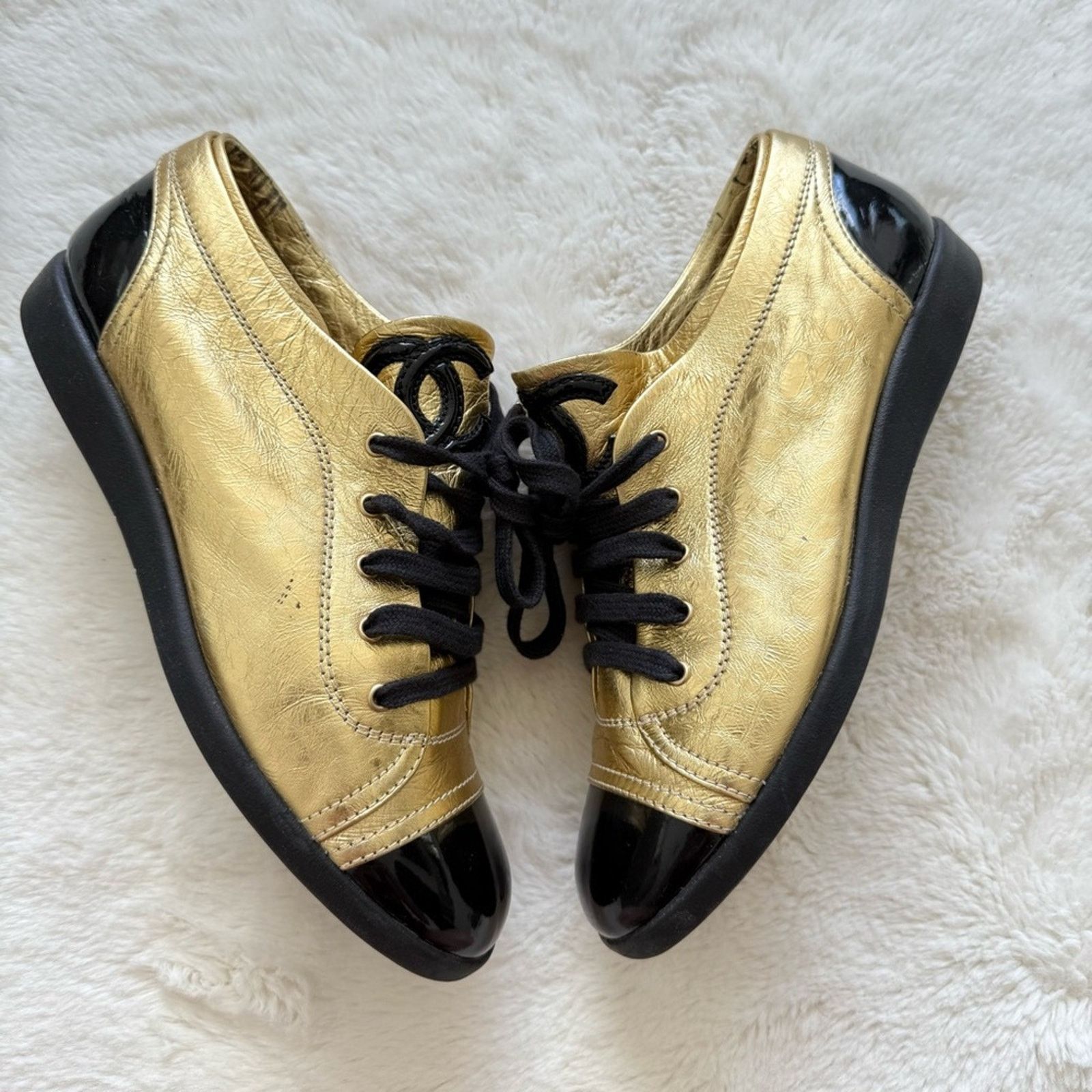 Chanel CHANEL women gold sneakers size 38,5 EU Authentic Size US 8.5 / IT 38.5 - 8 Thumbnail
