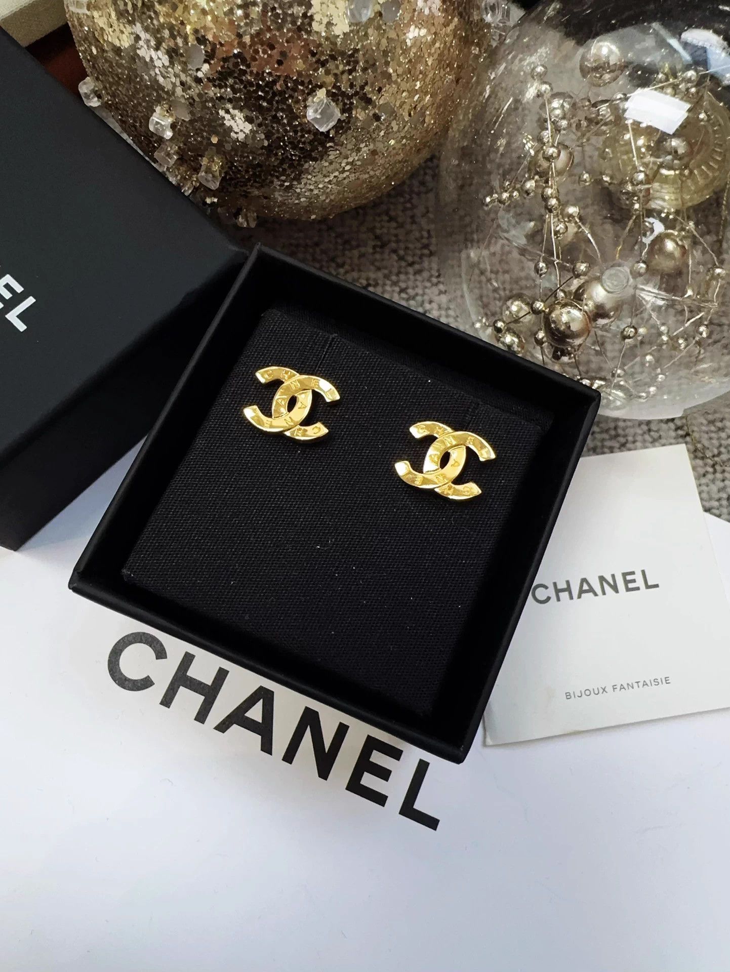 Chanel Chanel 25V Gold Double C Logo Earrings New With Box In Stock Size ONE SIZE - 5 Thumbnail