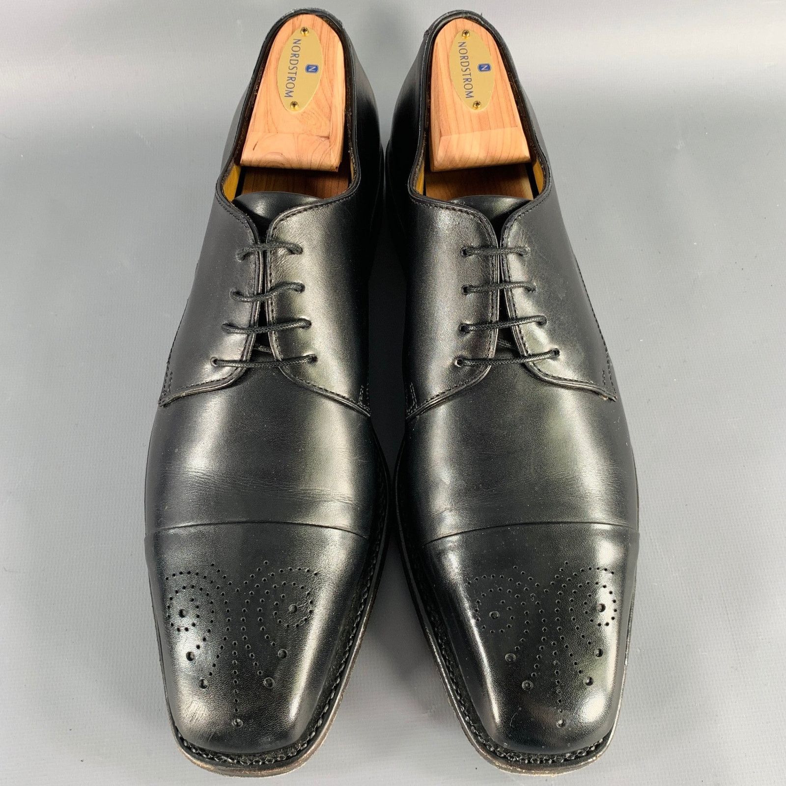 Salvatore Ferragamo Size 8.5 Black Leather Perforated Lace-Up Shoes Size US 8.5 / EU 41-42 - 4 Thumbnail