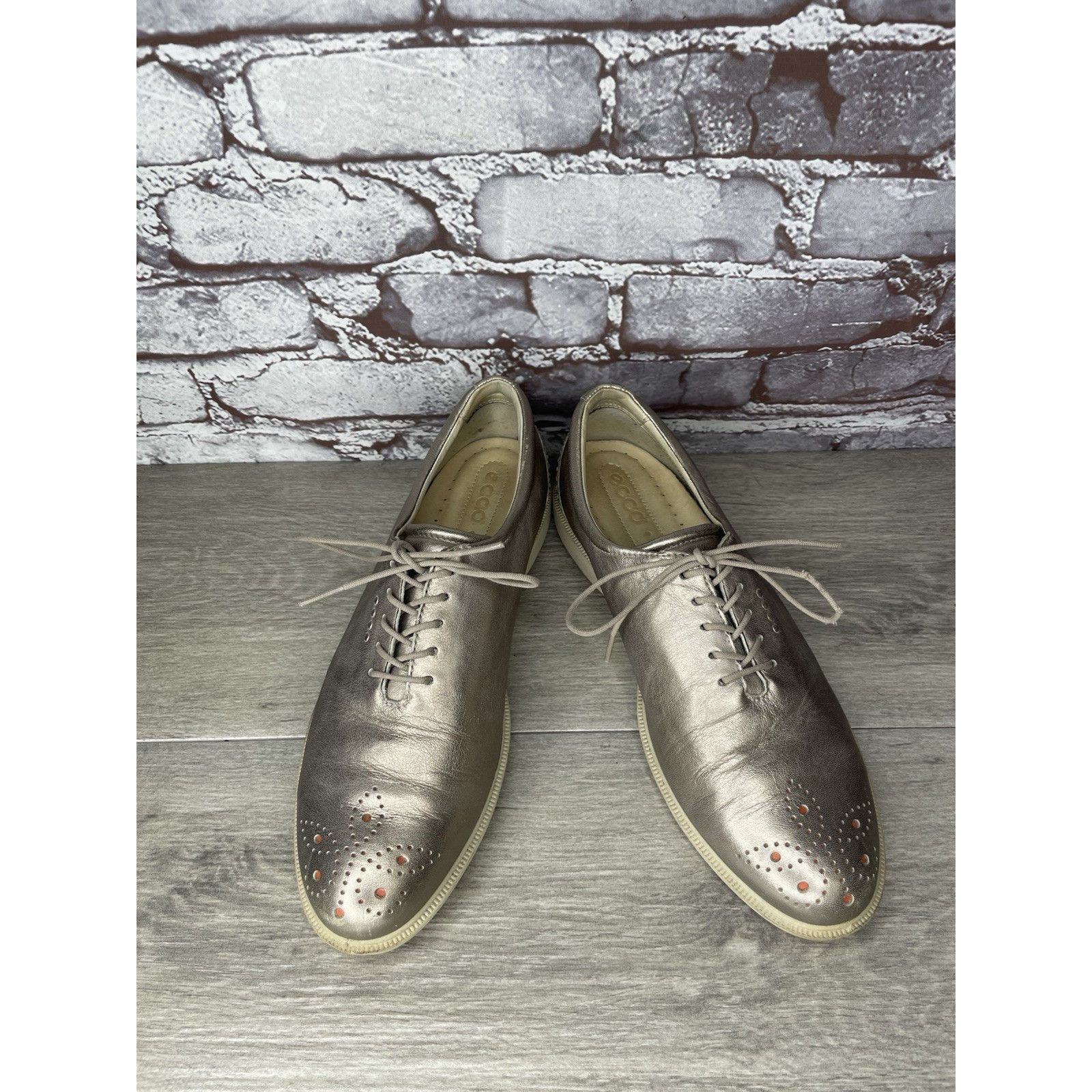 Ecco Ecco Metallic Silver Leather Wingtip Lace Up Golf Shoes Wome Size US 9.5 / IT 39.5 - 11 Thumbnail
