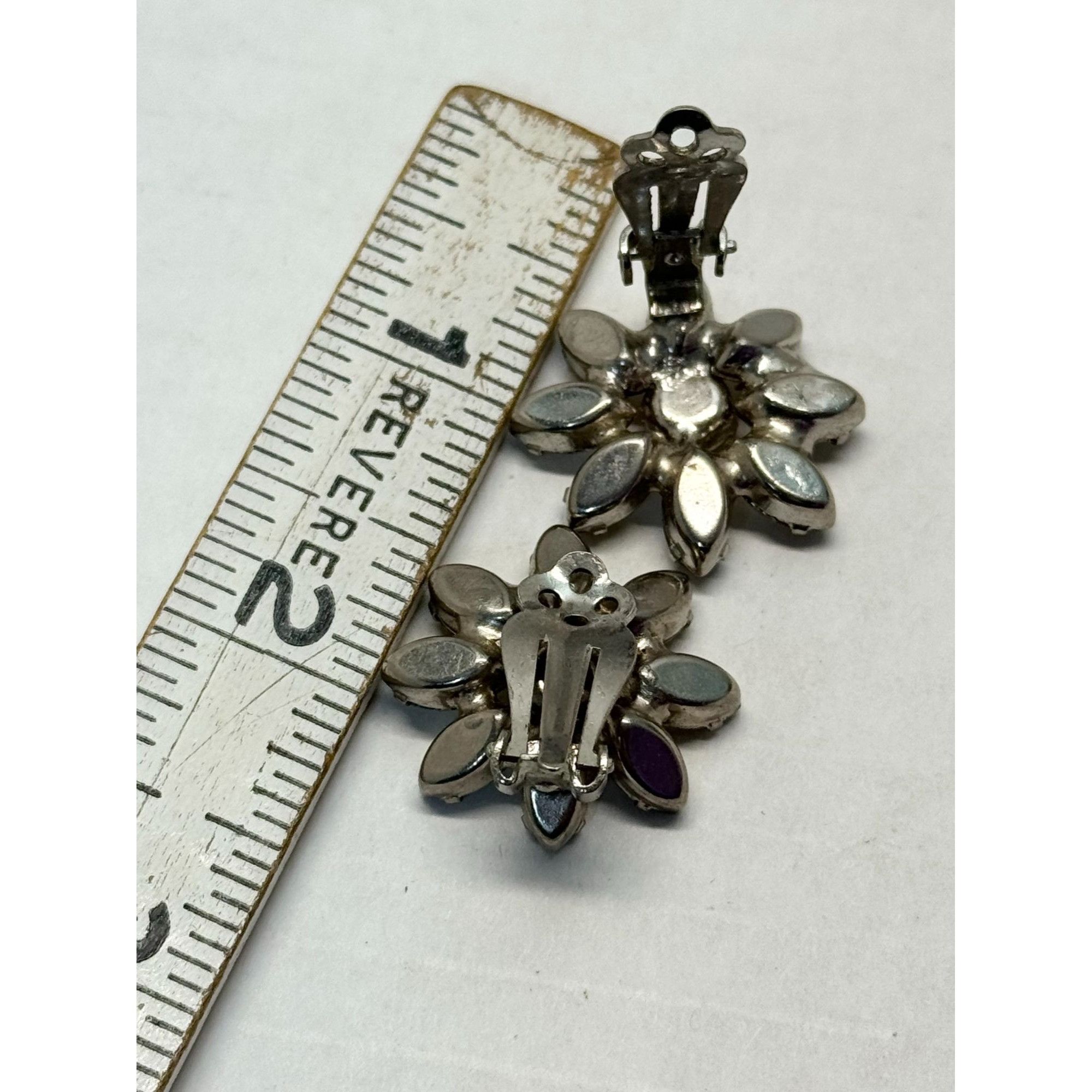 Vintage Vintage glass rhinestone flower clip on earrings Size ONE SIZE - 4 Thumbnail