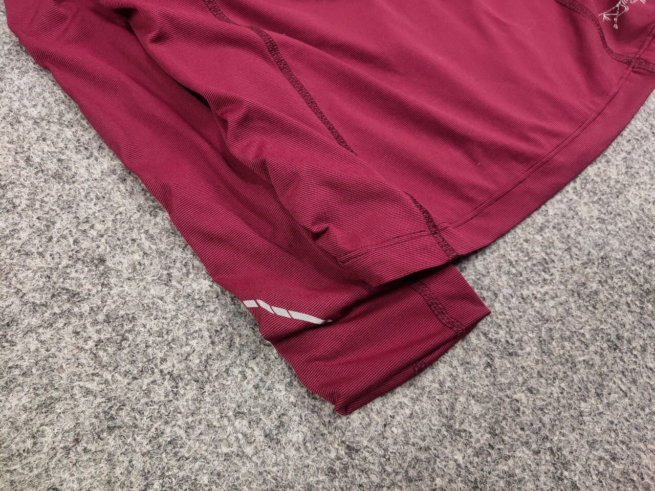 Arc'teryx Vintage Arc'teryx Top LS Women's long sleeve Burgundy Shirts Size S / US 4 / IT 40 - 6 Thumbnail