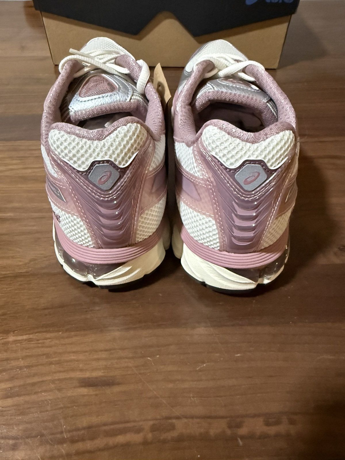 Asics × Kith Kith ASICS Loyalty Exclusive GEL-KAYANO 12.1 Quartz Size 11 Size US 11 / EU 44 - 6 Thumbnail