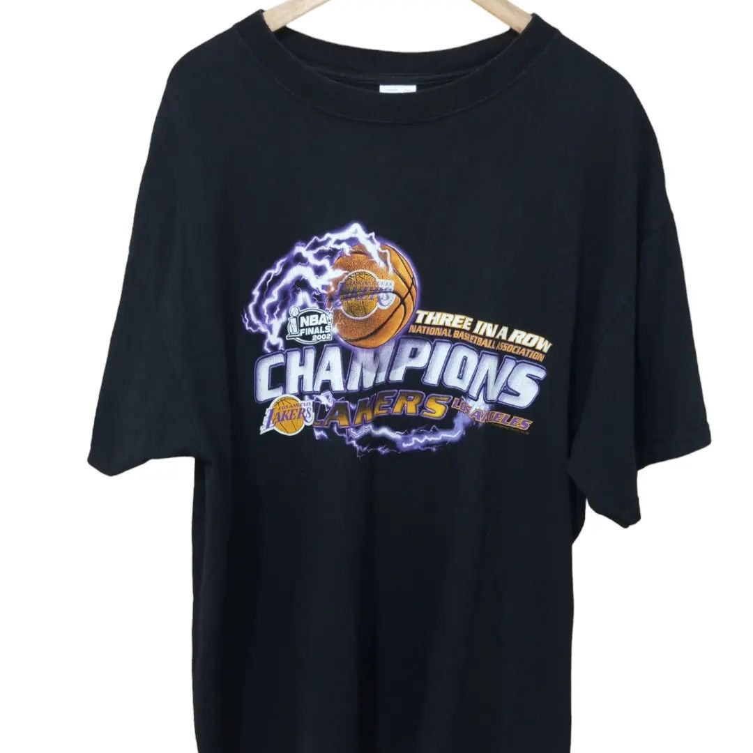 NBA Vintage 2002 Lakers T Shirt Size US XL / EU 56 / 4 - 1 Thumbnail