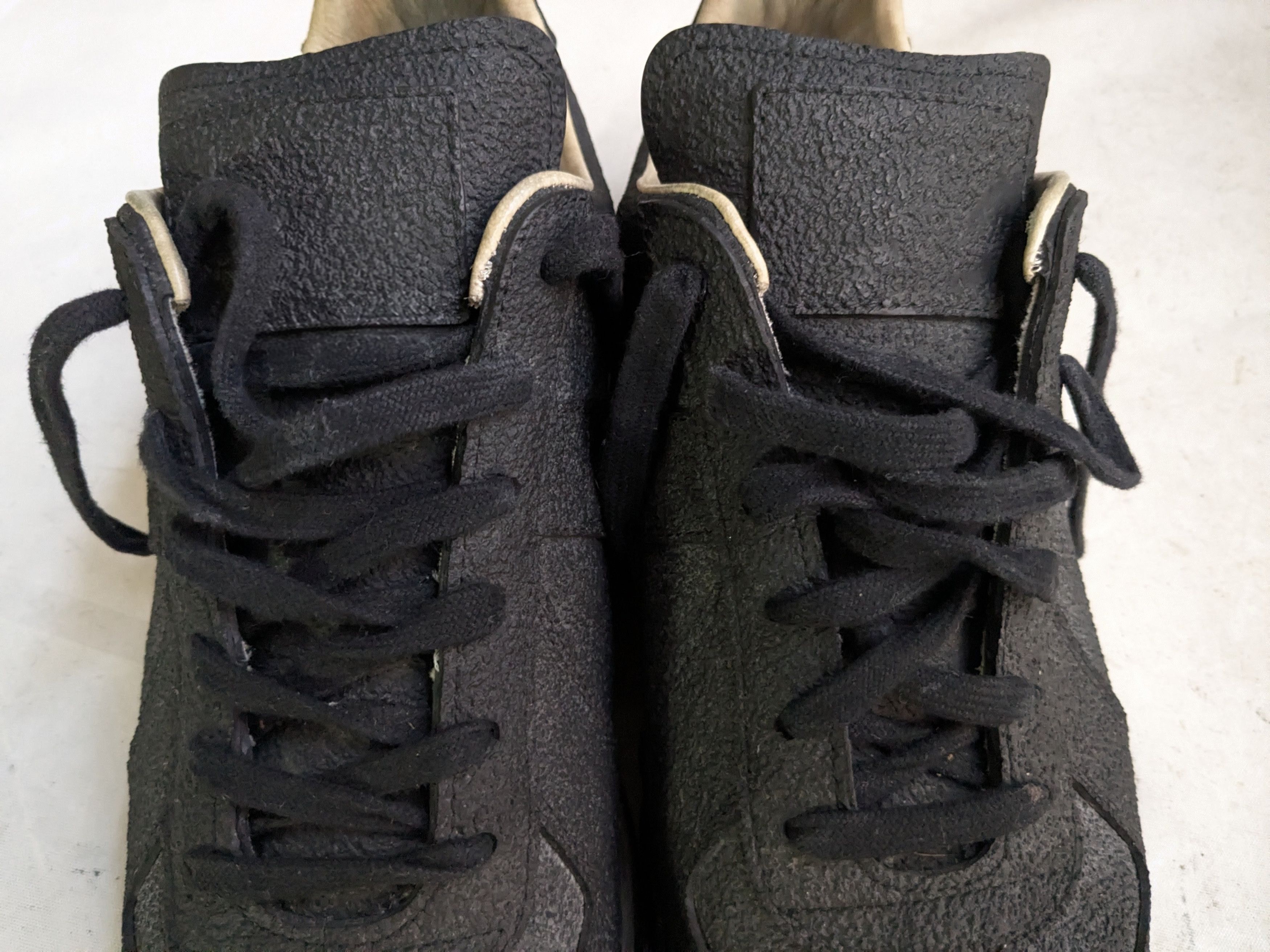 Maison Margiela Maison Margiela Replica GAT Rubberized 9 42 Low Tops Size US 9 / EU 42 - 13 Thumbnail
