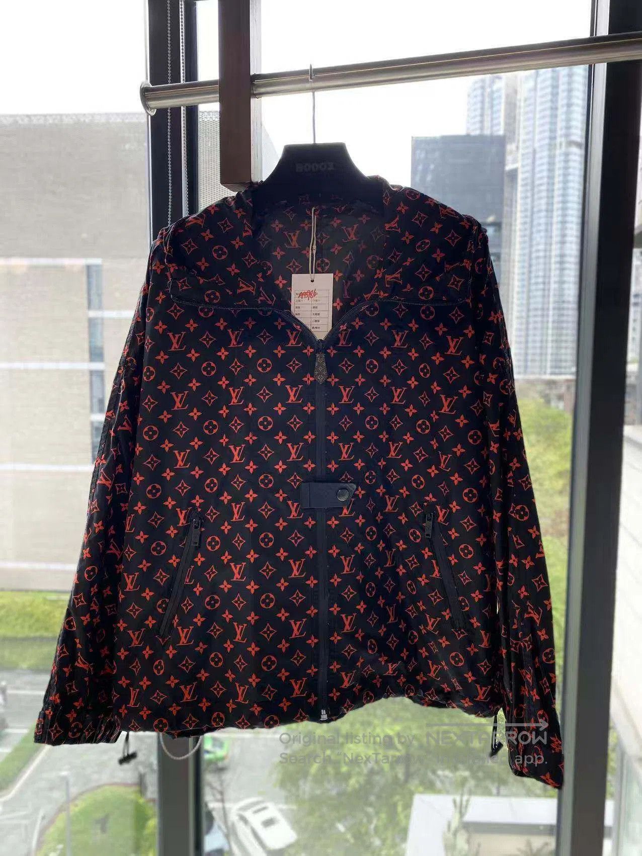 Louis Vuitton Louis Vuitton Full of printed logo jacket| Size XS / US 0-2 / IT 36-38 - 2 Thumbnail