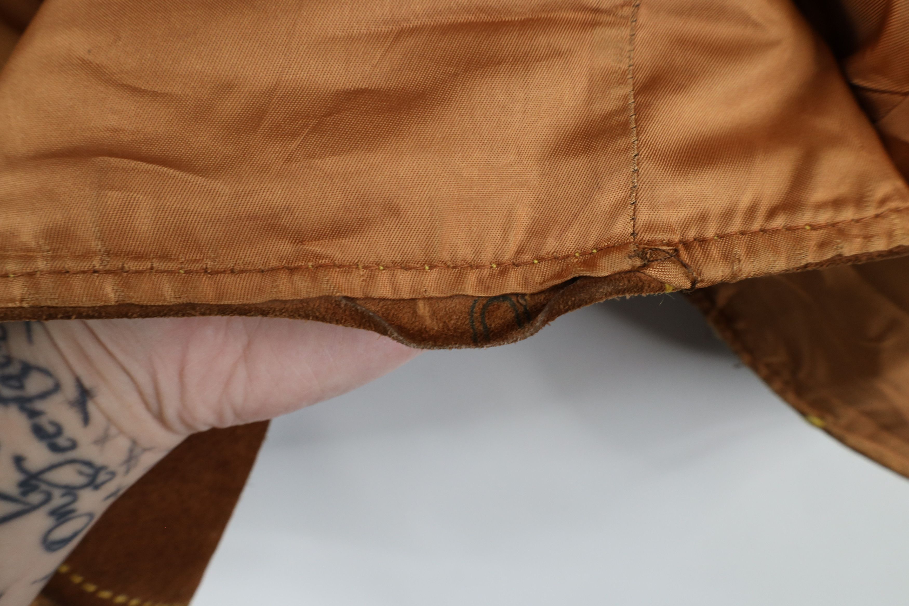 Vintage Vintage 70s Streetwear Suede Leather Western Vest Jacket USA Size US L / EU 52-54 / 3 - 13 Thumbnail