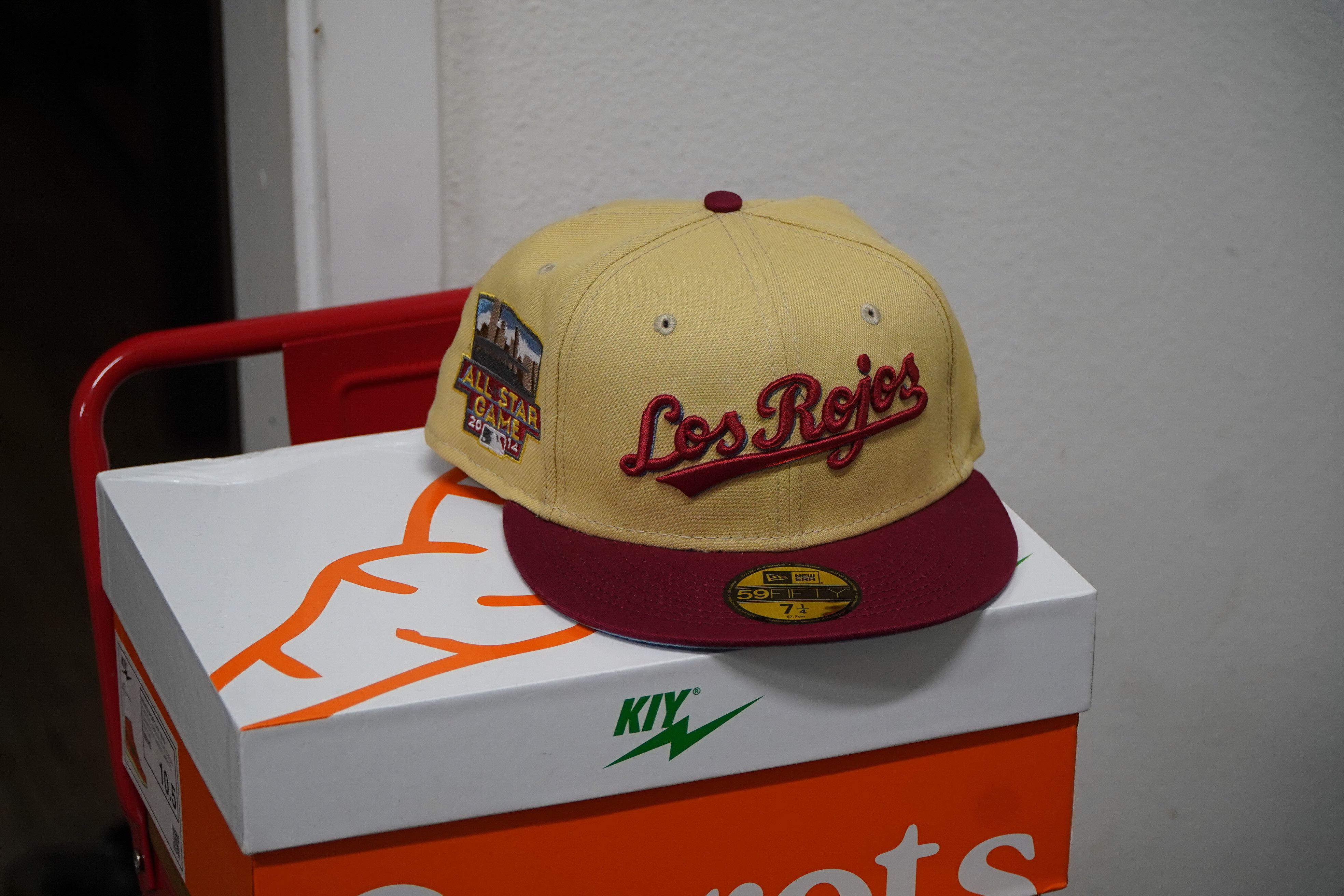 New Era Cincinnati Reds Los Rojos New Era - 7 1/4 Size ONE SIZE - 1 Thumbnail