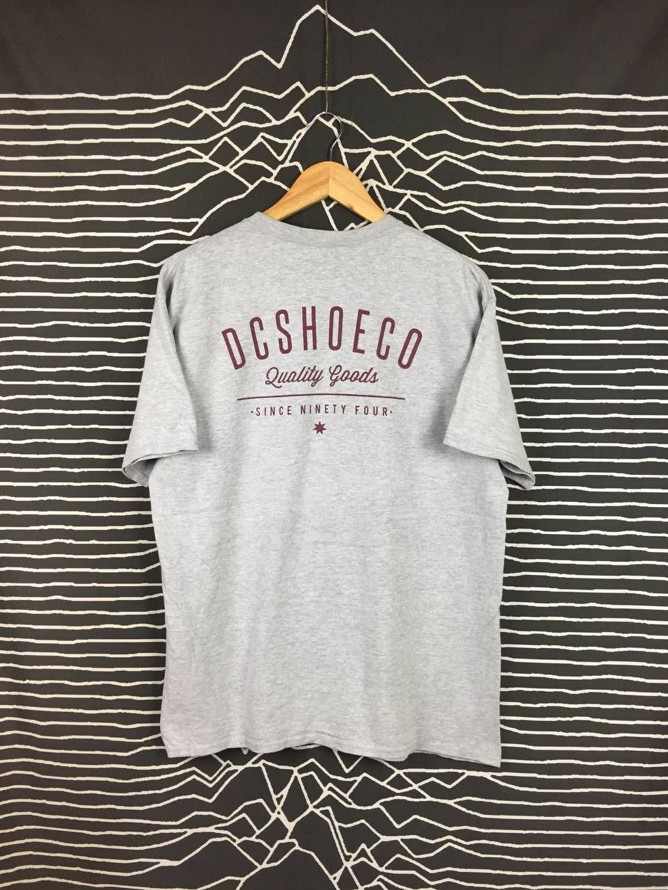 DC × Vintage DC SHOE Company Since Ninety Four Skateboards Tee Size US L / EU 52-54 / 3 - 1 Thumbnail
