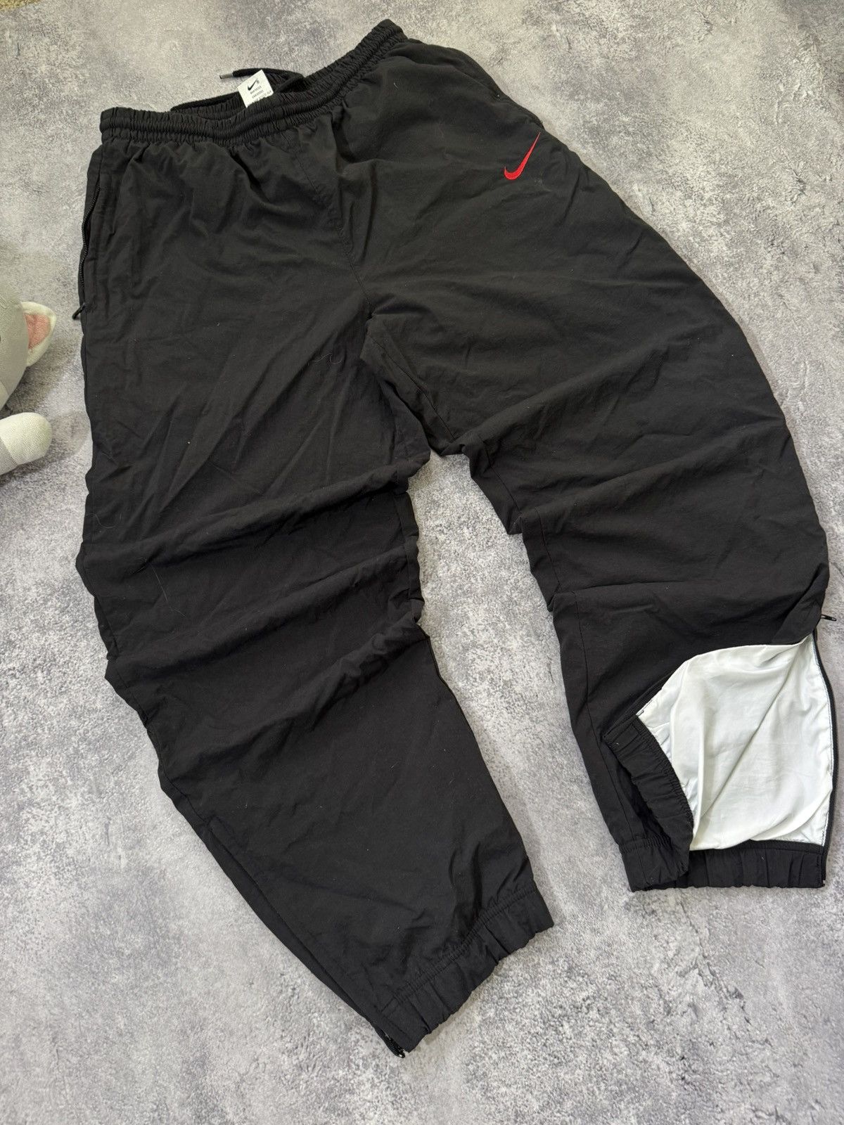 Nike Vintage Nike Nylon Sweatpants Y2K Size US 34 / EU 50 - 2 Thumbnail