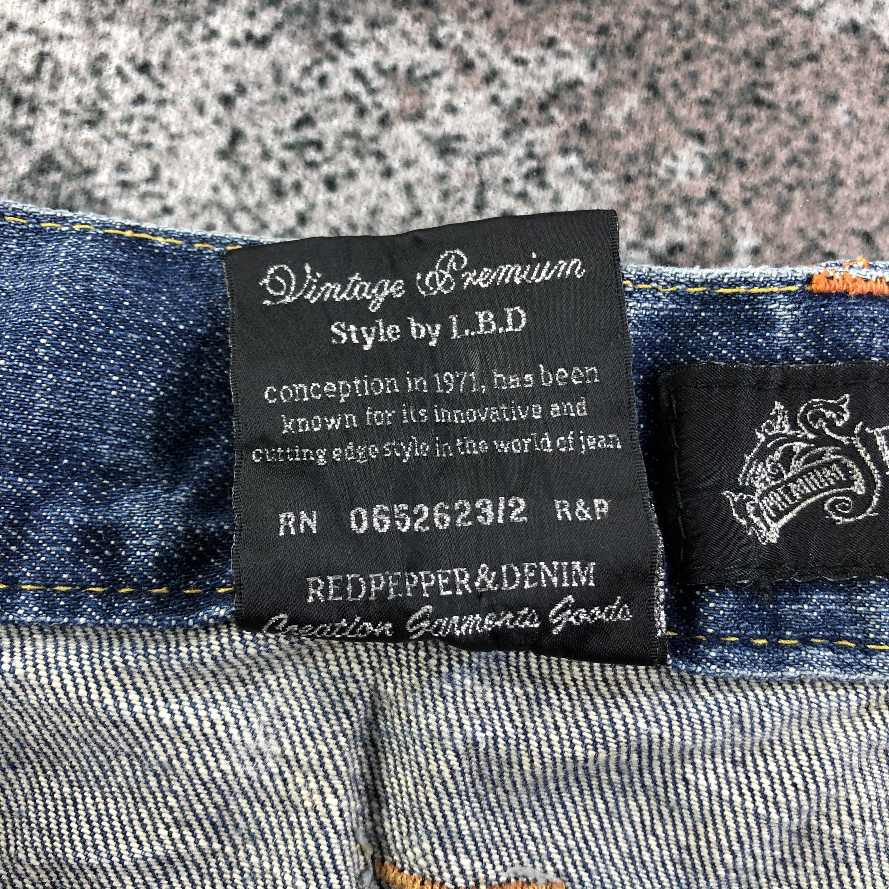 Japanese Brand Red Pepper Jeans Faded Blue Distressed Denim KJ1744 Size US 32 / EU 48 - 11 Thumbnail