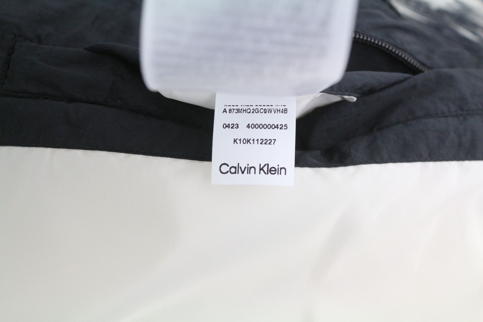 Calvin Klein CRINKLE NYLON COLOR BLOCK QUILT 2XL Patterned Padded 86400 Size US XXL / EU 58 / 5 - 11 Thumbnail