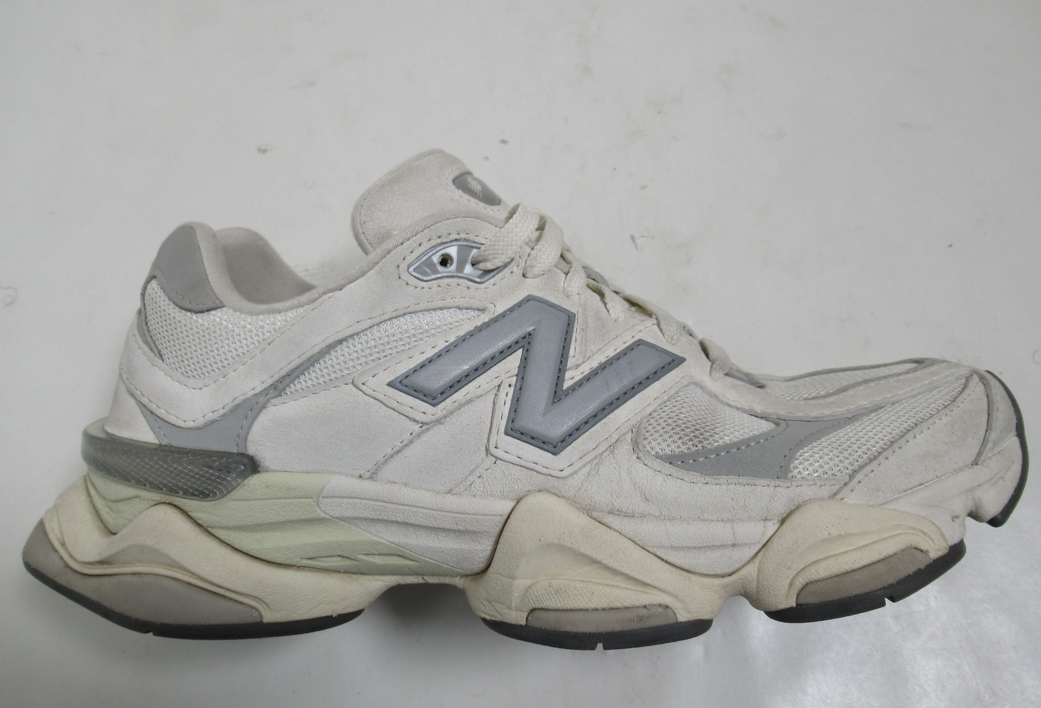 New Balance New Balance 9060 Sea Salt U9060ECA Shoes Gray White Size US 9.5 / EU 42-43 - 1 Thumbnail