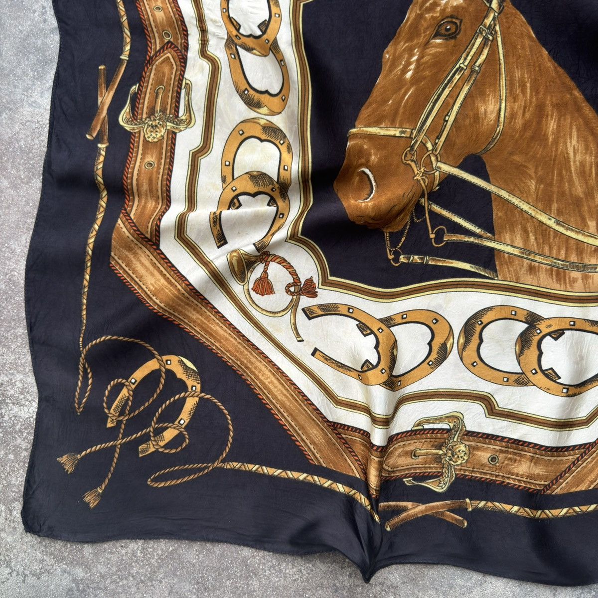 Vintage Italian Vintage Horse Head Silk Scarf Size ONE SIZE - 6 Thumbnail