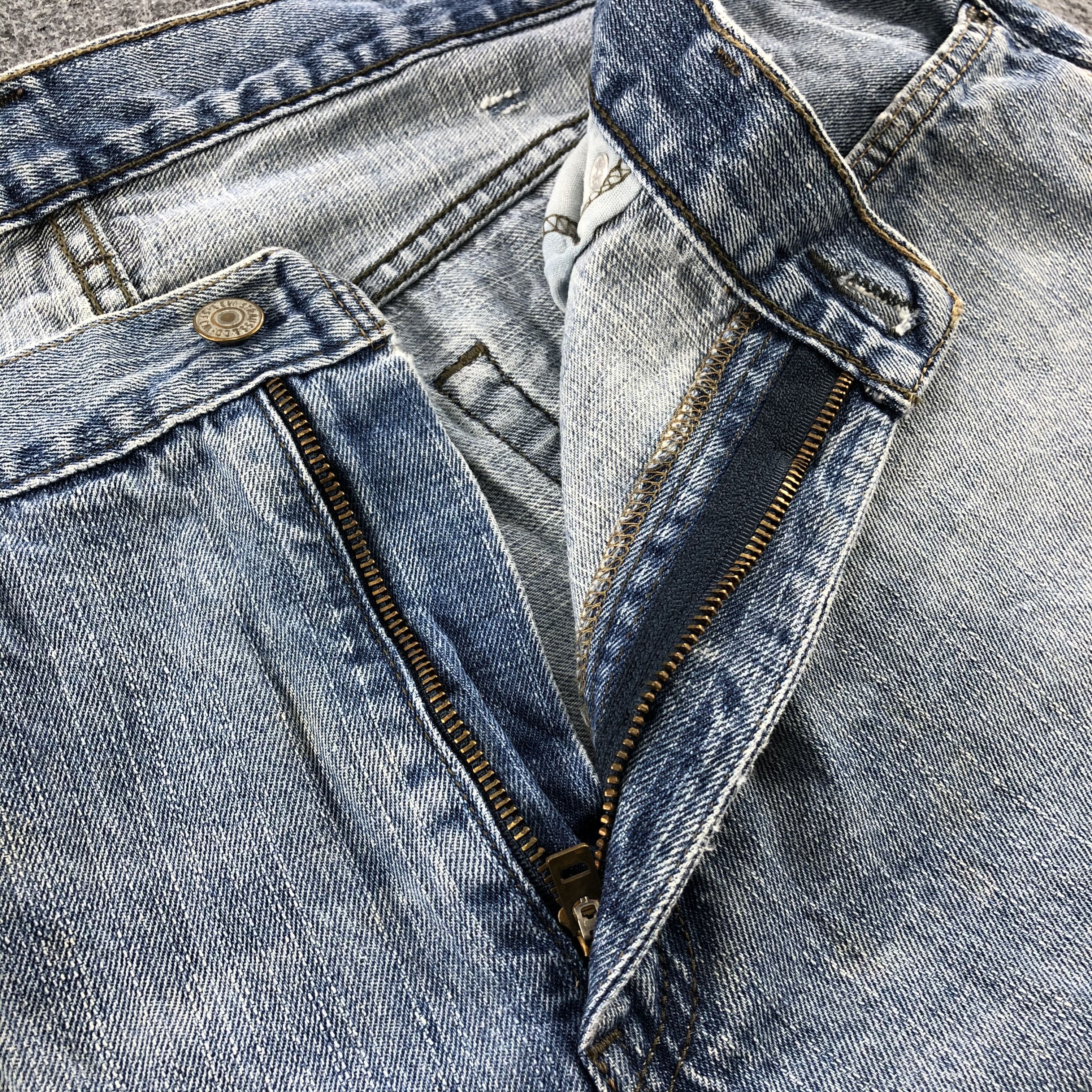 Levi's Light Wash Vintage Levis 559 Jeans-J1189 Size US 39 - 9 Thumbnail