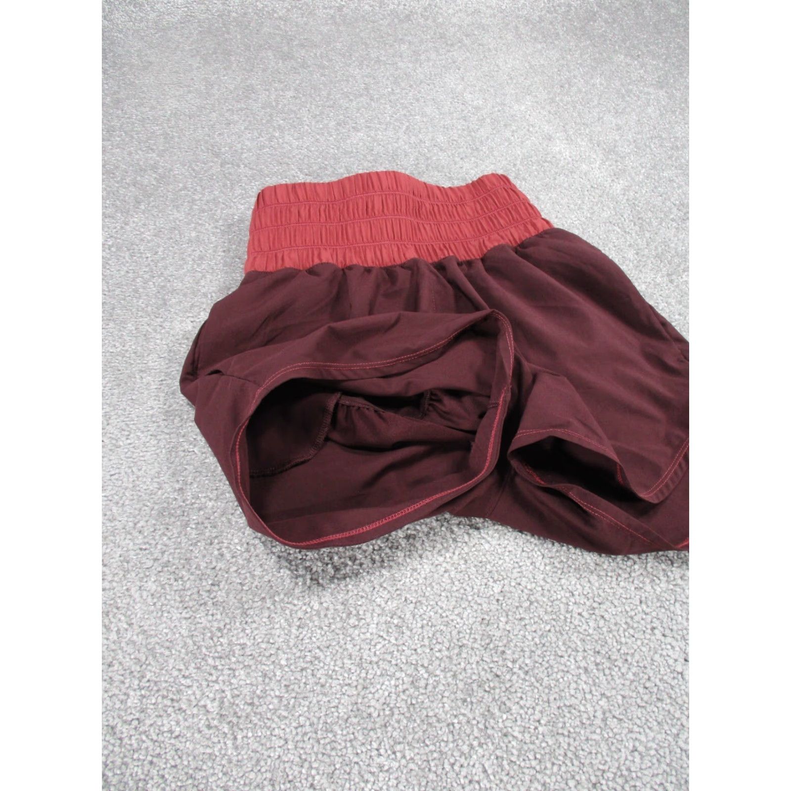 Nike Nike Shorts Women XS Dri-FIT Lightweight Red 2.5" Wide Waistband Athletic Cross Training Gym Running Mens Womens Girls Boys Size 26" / US 2 / IT 38 - 2 Thumbnail