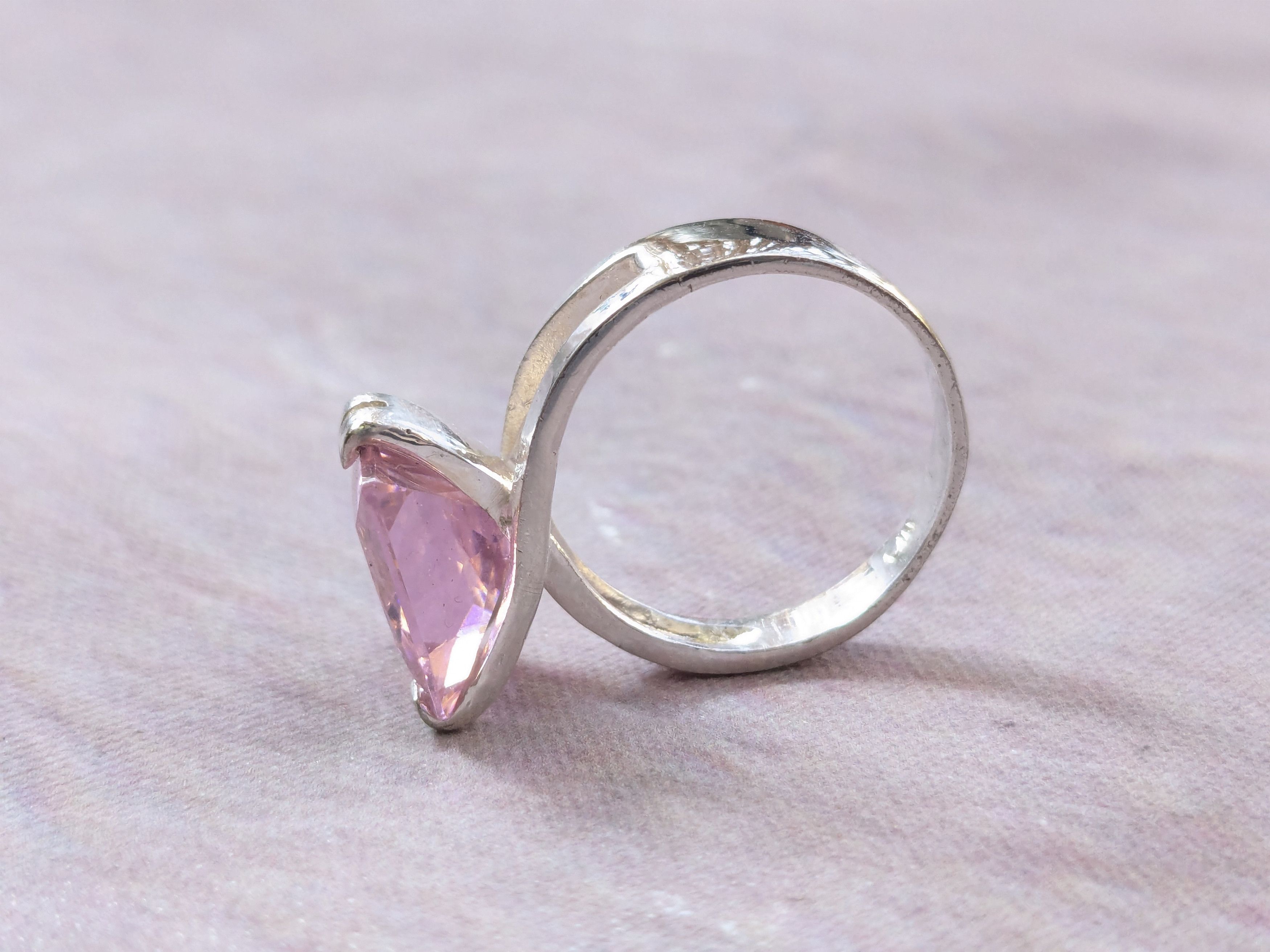 Jewelry × Vintage Vintage Sterling Silver Ring Pink CZ 8.5 Modern Square Size ONE SIZE - 7 Thumbnail