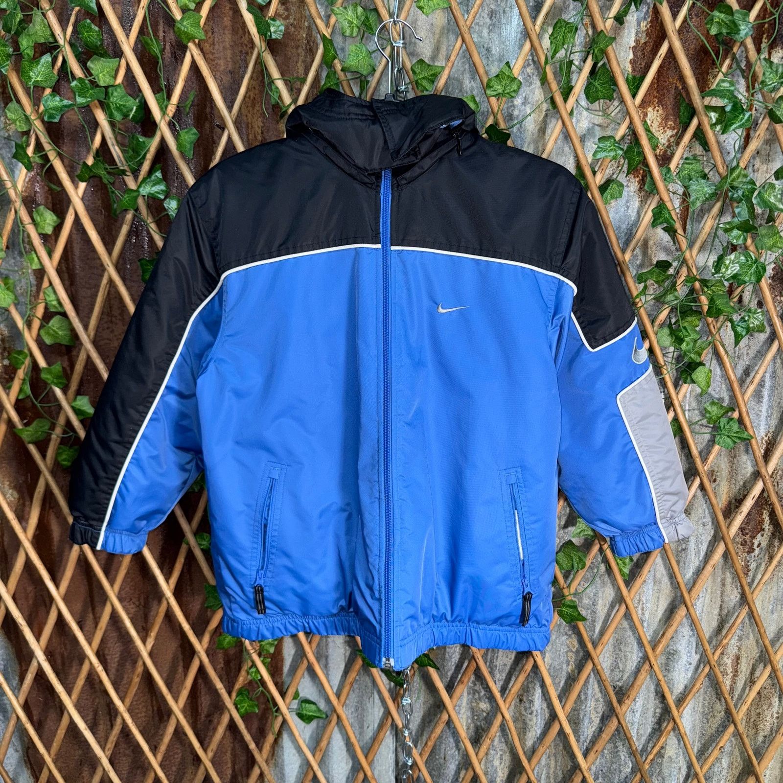 Nike Vintage Y2K Nike youth reversible 2000s zip up puffer jacket Size US S / EU 44-46 / 1 - 1 Thumbnail