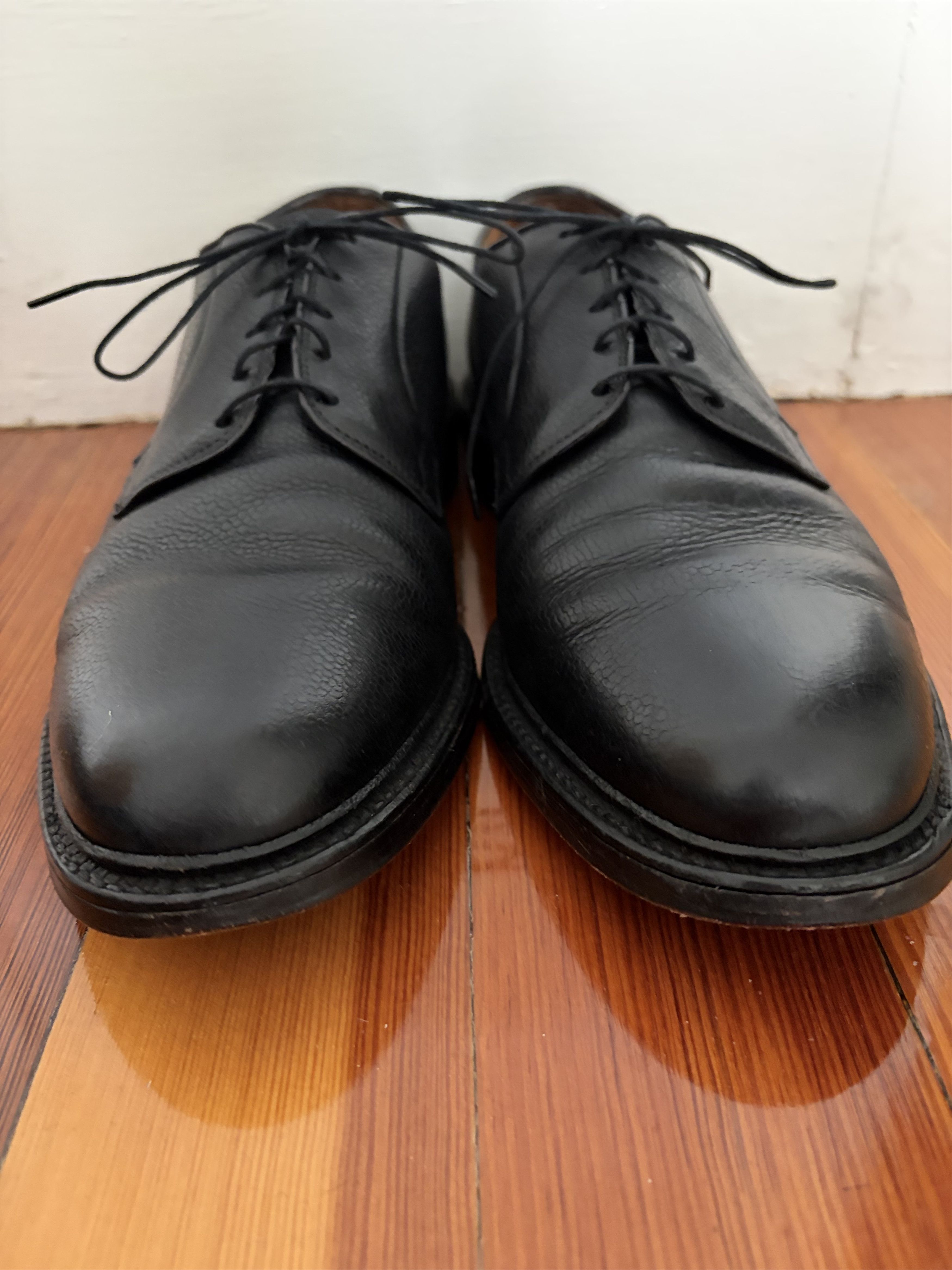 Allen Edmonds Leeds blucher in grained leather Size US 10.5 / EU 43-44 - 1 Thumbnail