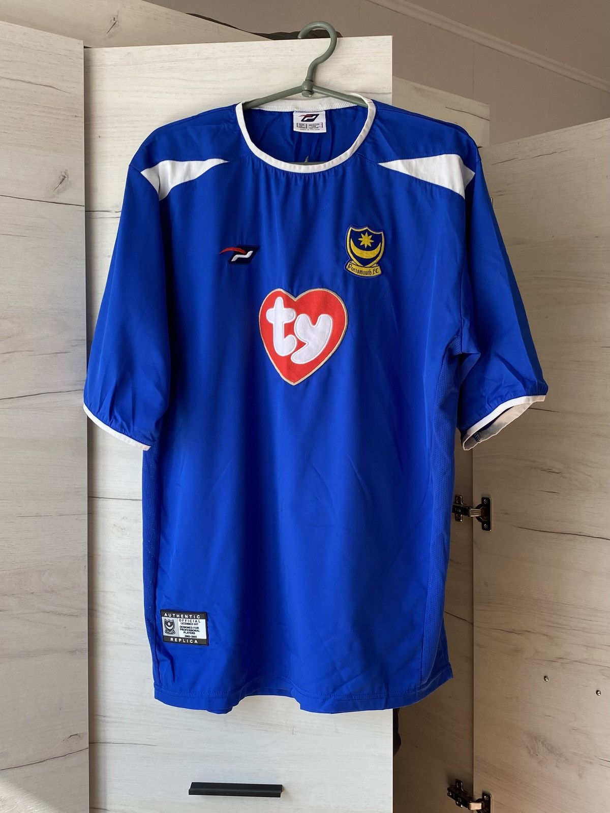 Other Portsmouth FC 2002-04 Home Jersey Ty Sponsor Size US M / EU 48-50 / 2 - 1 Thumbnail