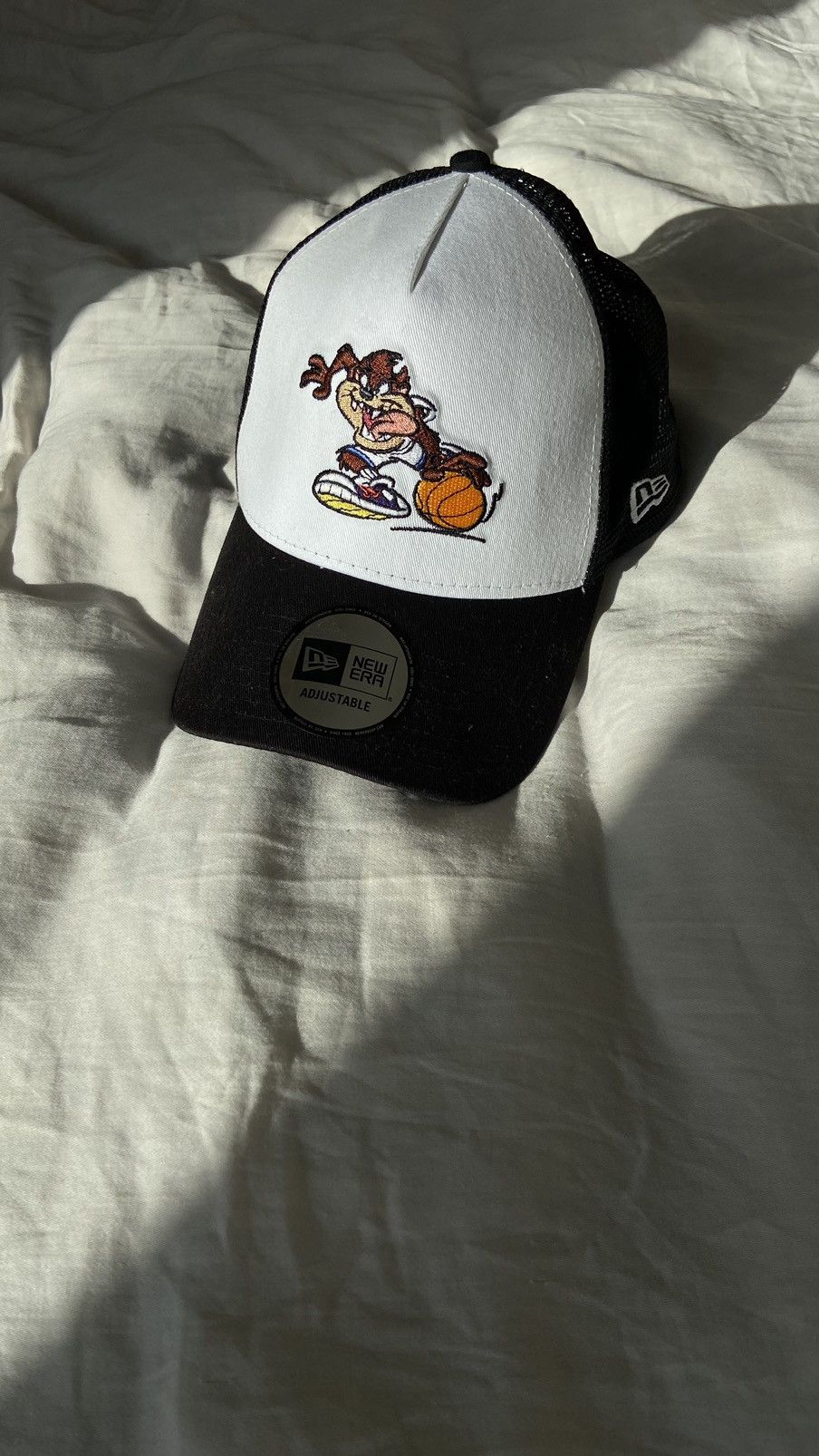 New Era Trucker Hat Looney Tunes TAZ Made by New Era . Size ONE SIZE - 2 Thumbnail